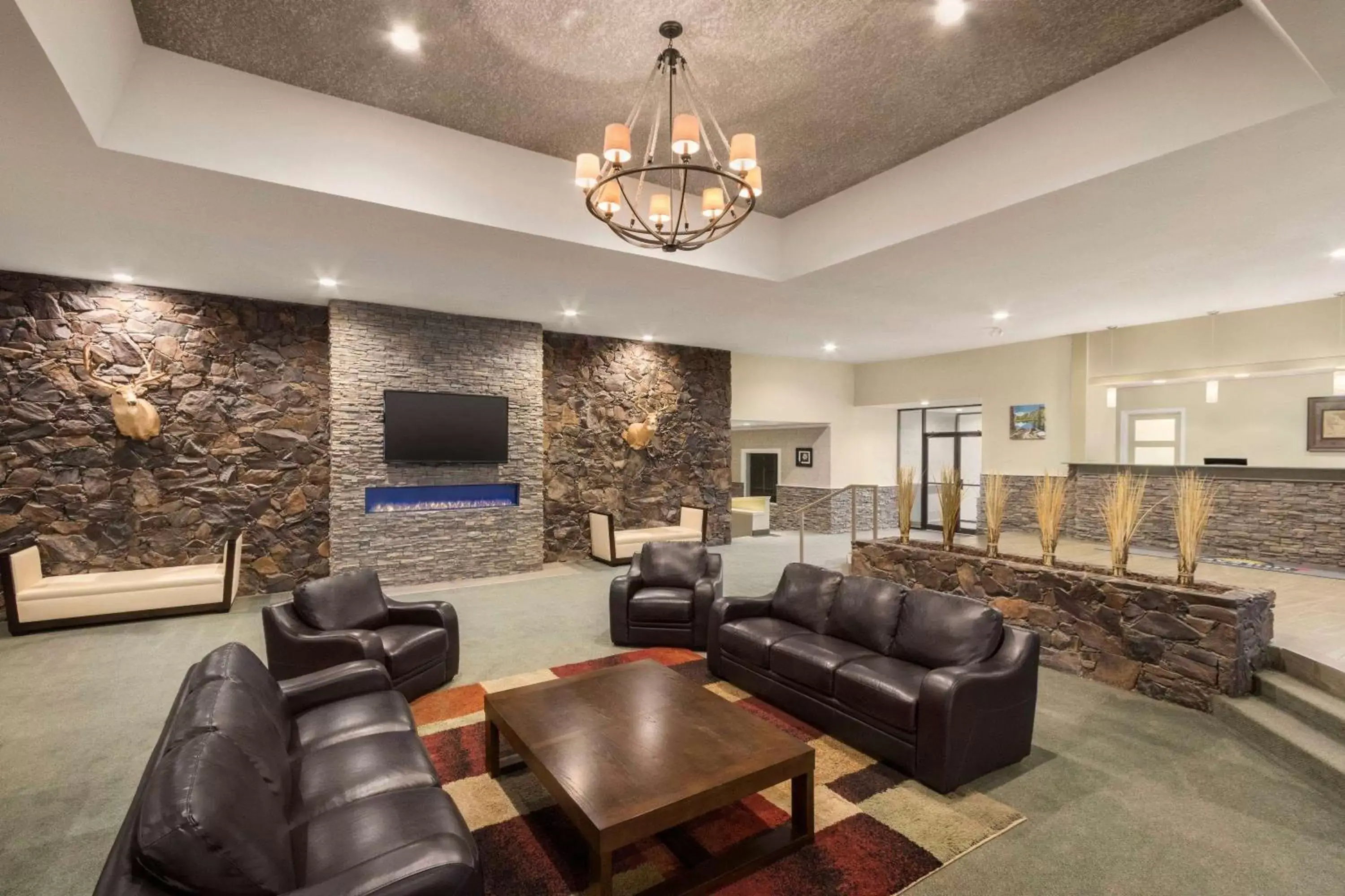 Lobby or reception, Lobby/Reception in Days Inn by Wyndham Cranbrook Conference Centre