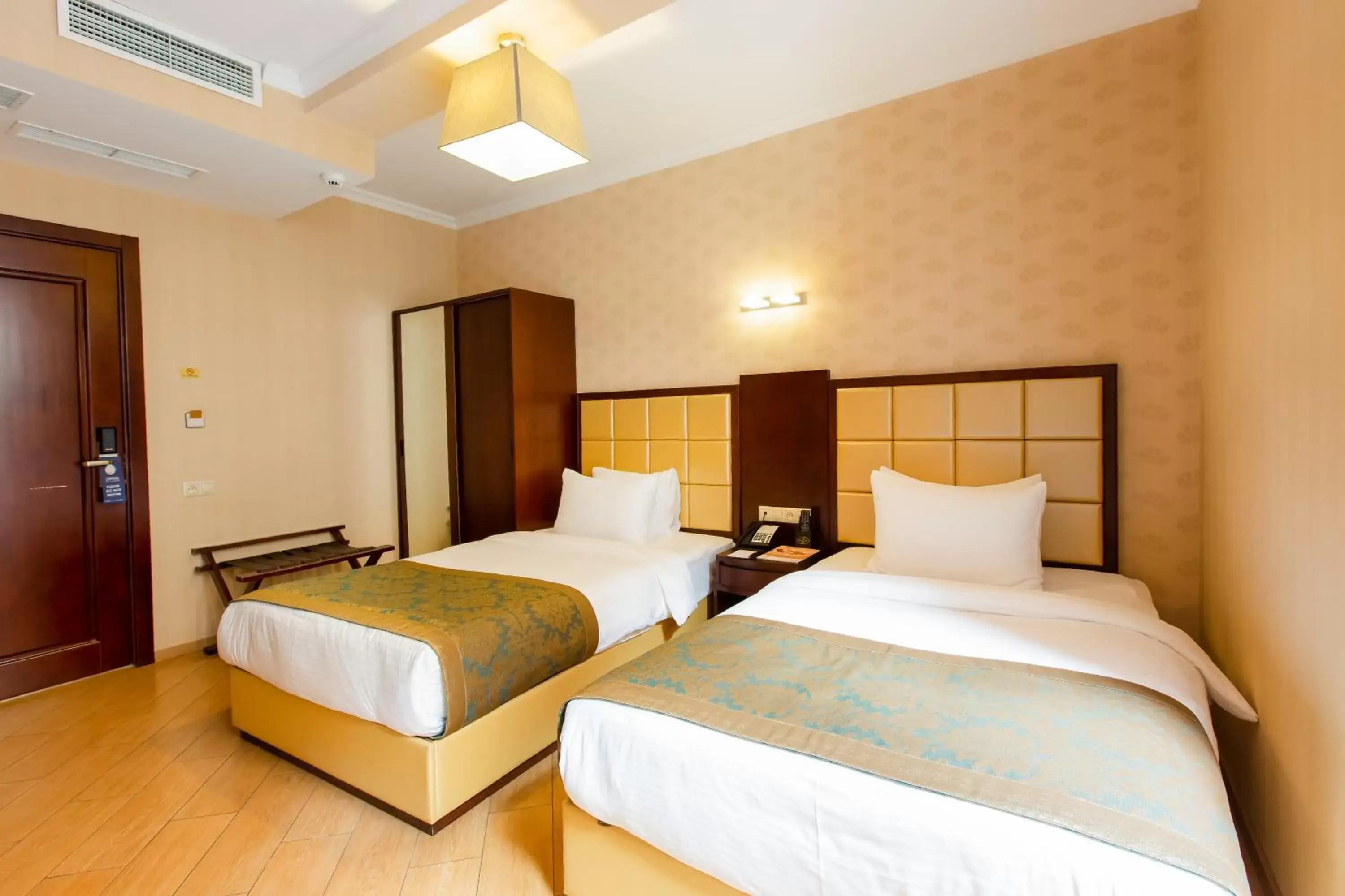 Budget Twin Room in KMM Hotel