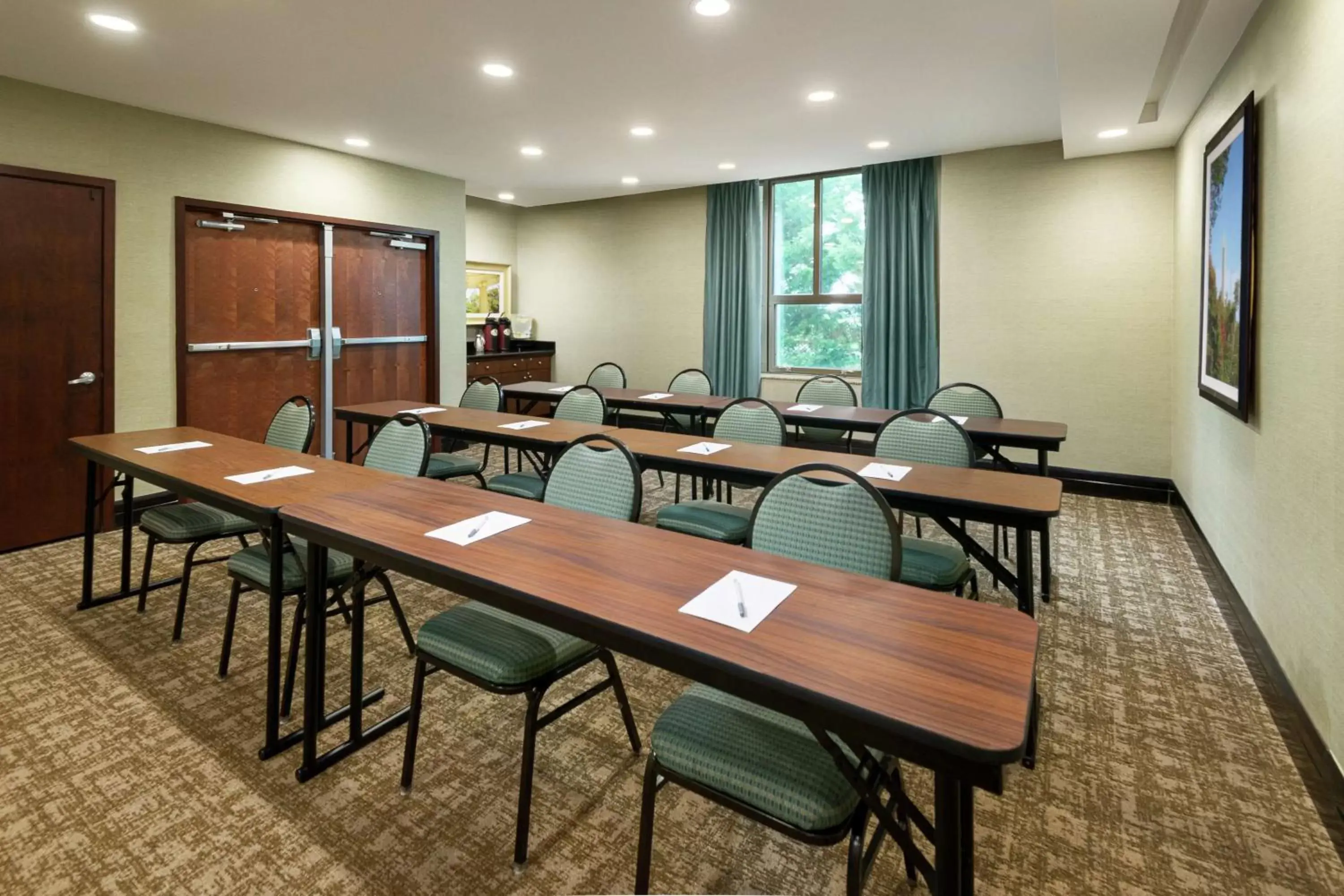 Meeting/conference room in Hampton Inn & Suites National Harbor/Alexandria Area