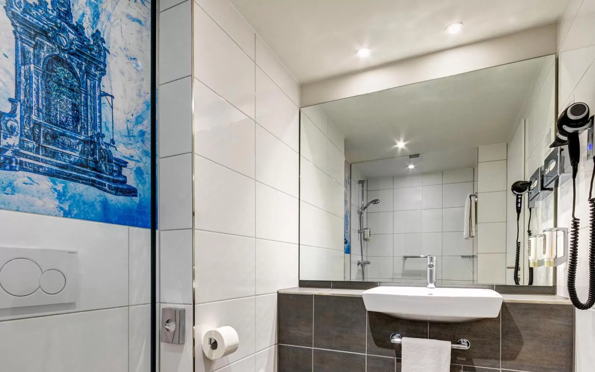 Bathroom in ibis Styles Rastatt Baden-Baden