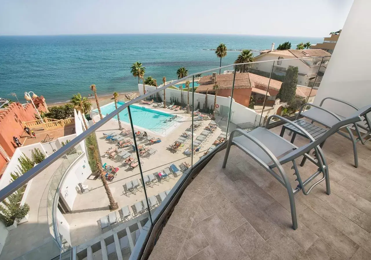 Pool view in Hotel Benalmadena Beach