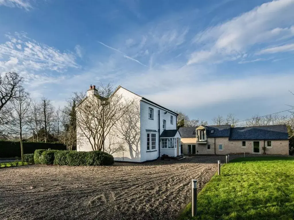 Property building in Eagle Mill Luxury Rooms Property building in Eagle Mill Luxury Rooms