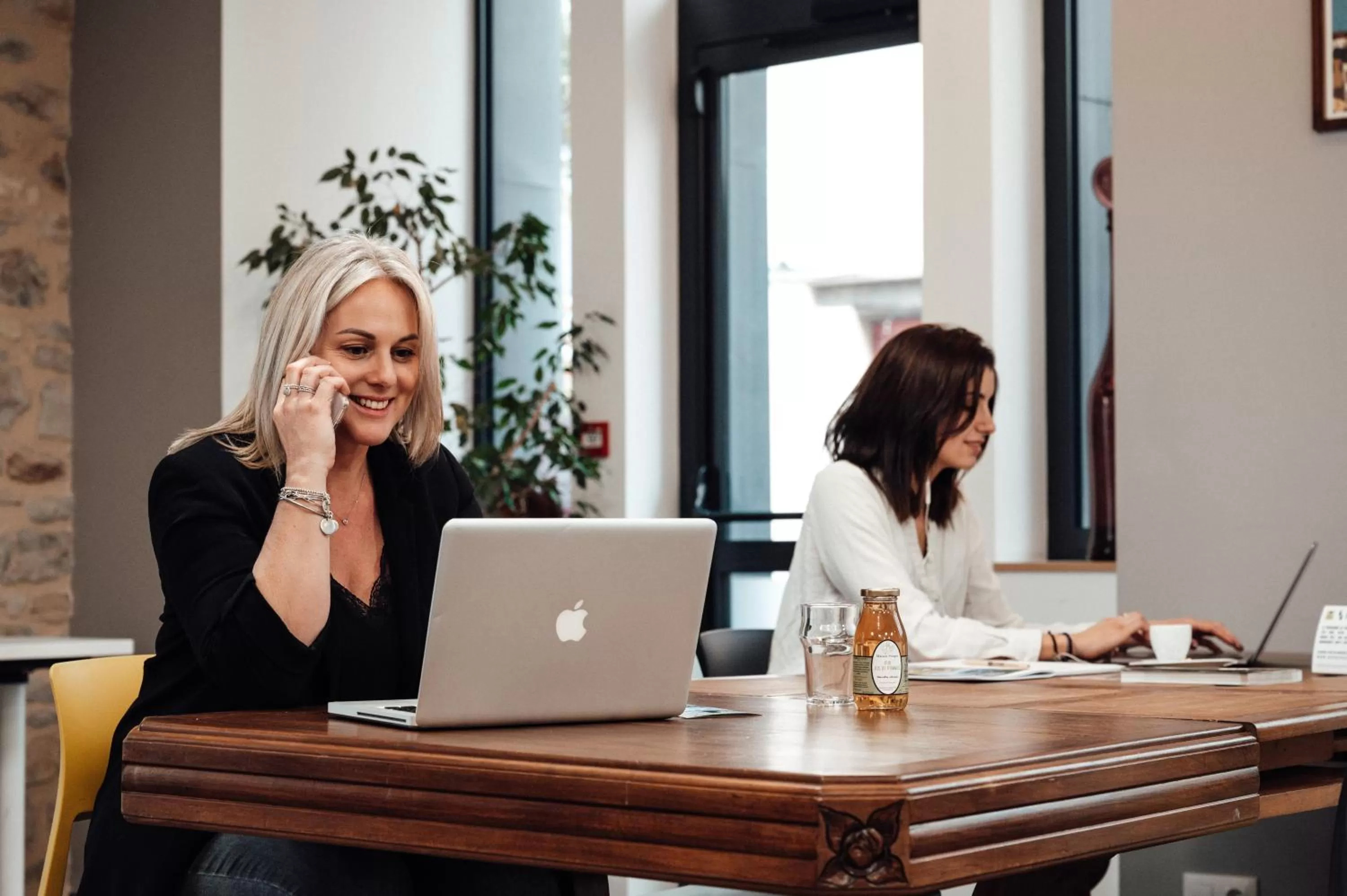 People in Urban Style HOTEL LES FLEURINES