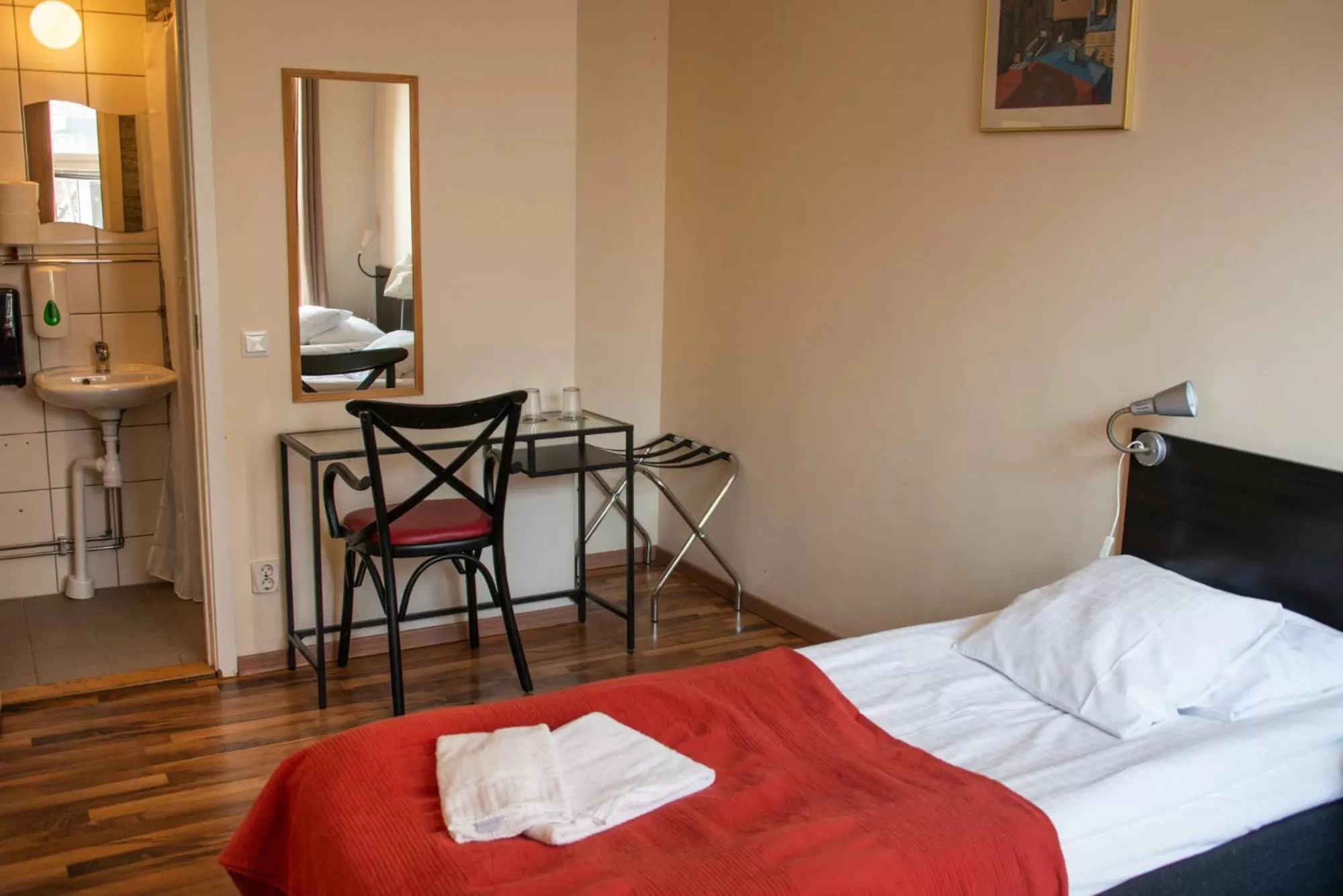 Bathroom, Bed in Reimersholme Hotel