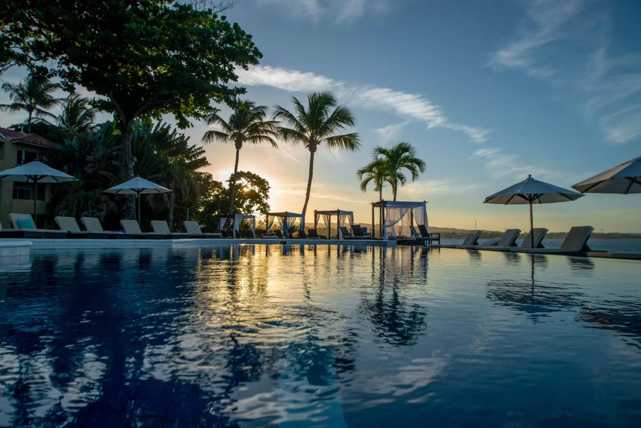 Swimming pool in Velero Beach Resort