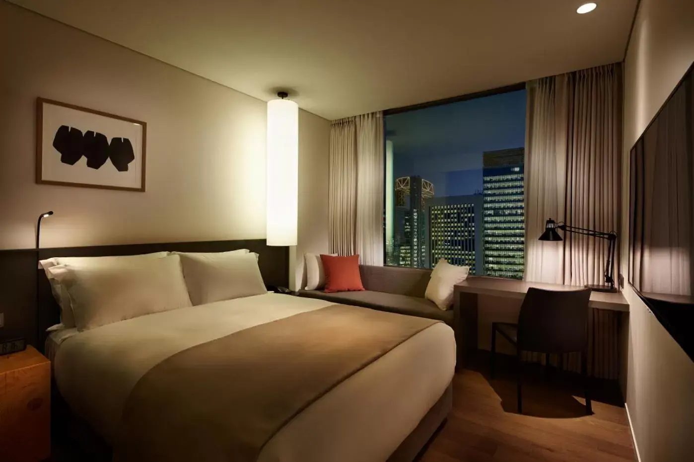 Premier Deluxe Double (High Floor/Mini-bar included) in Shilla Stay Gwanghwamun