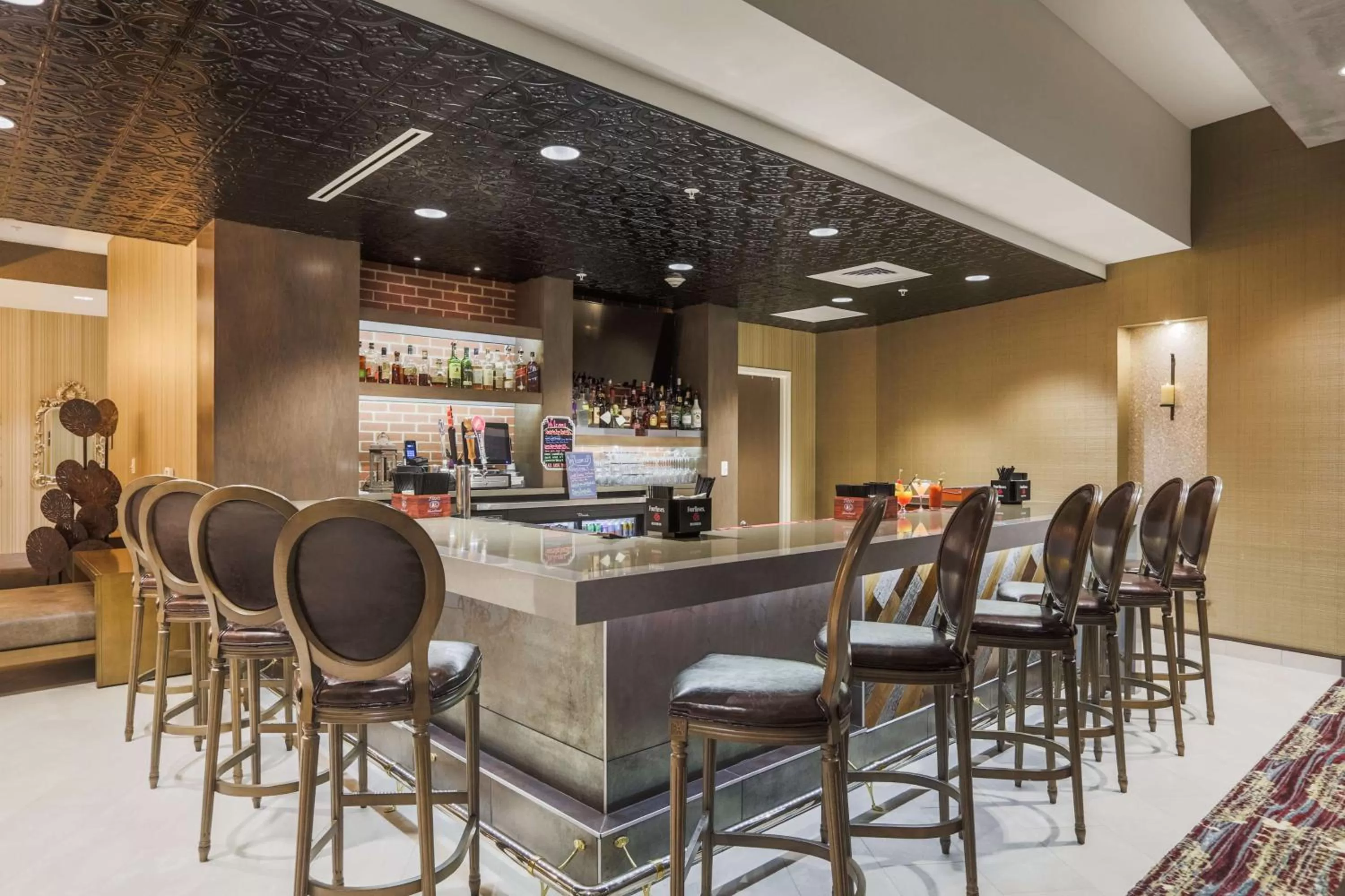 Lounge or bar in Homewood Suites By Hilton Charleston Historic District