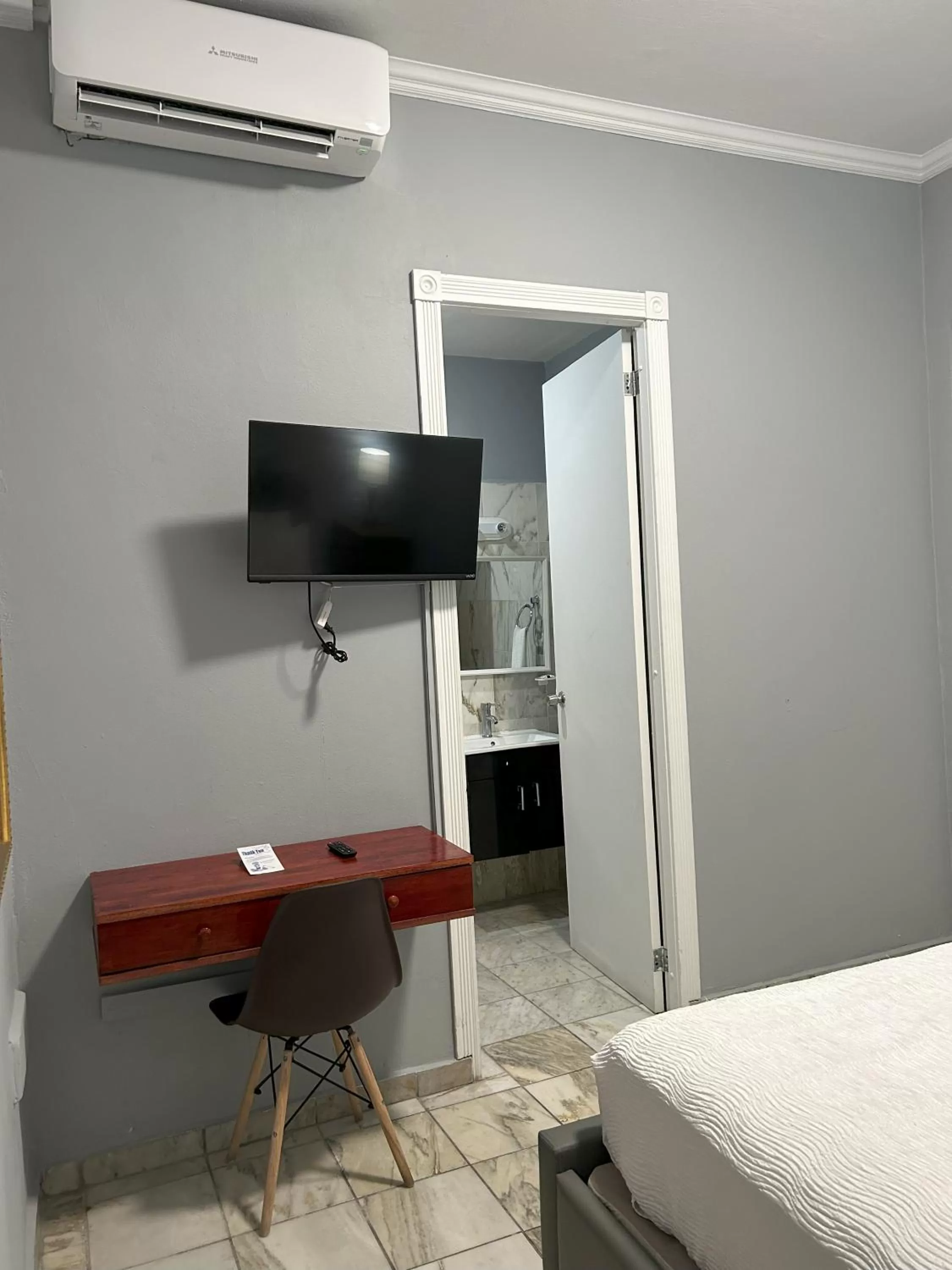 TV and multimedia in Coral Princess Hotel