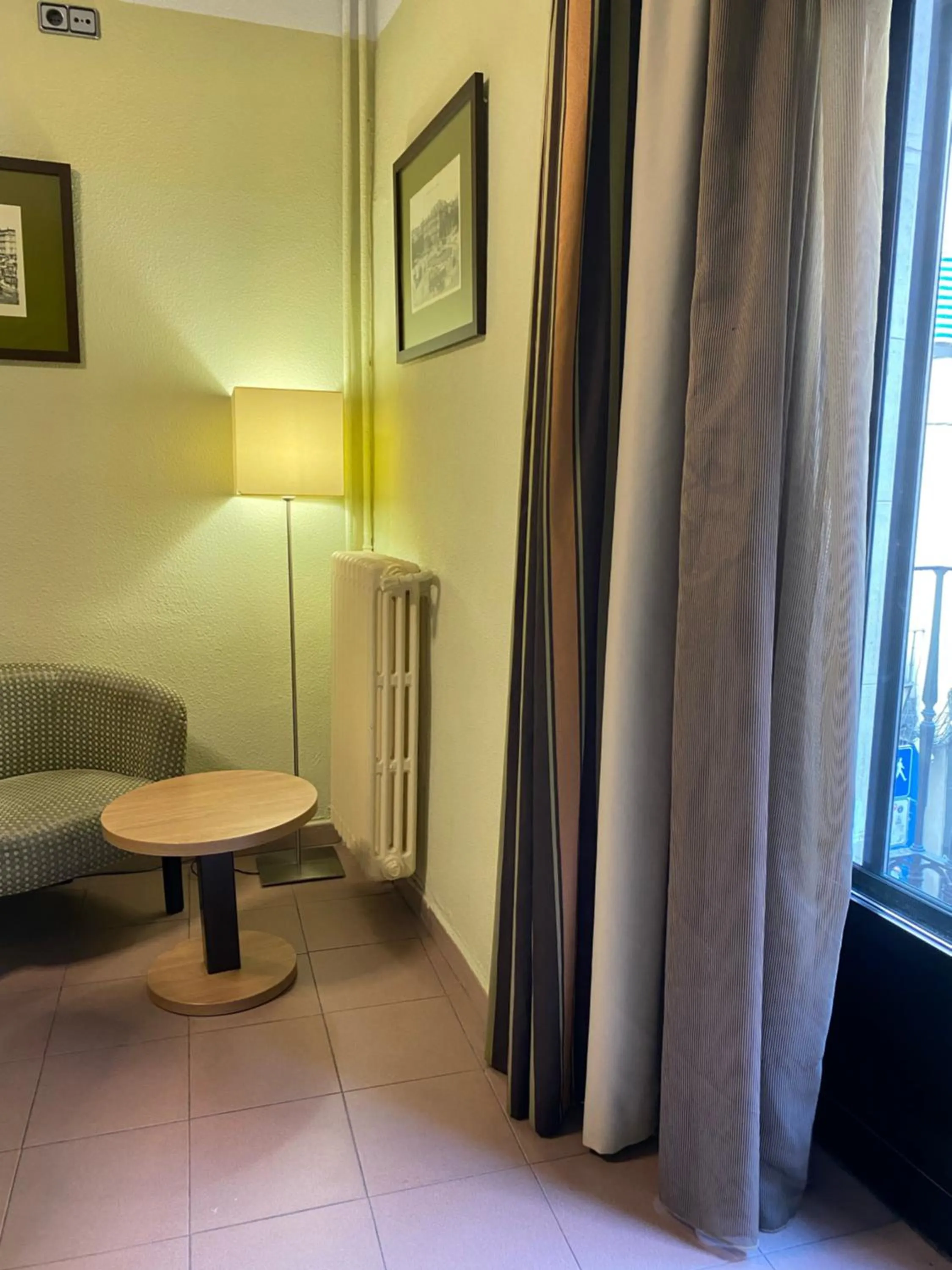 Seating area in Hostal Ballesta