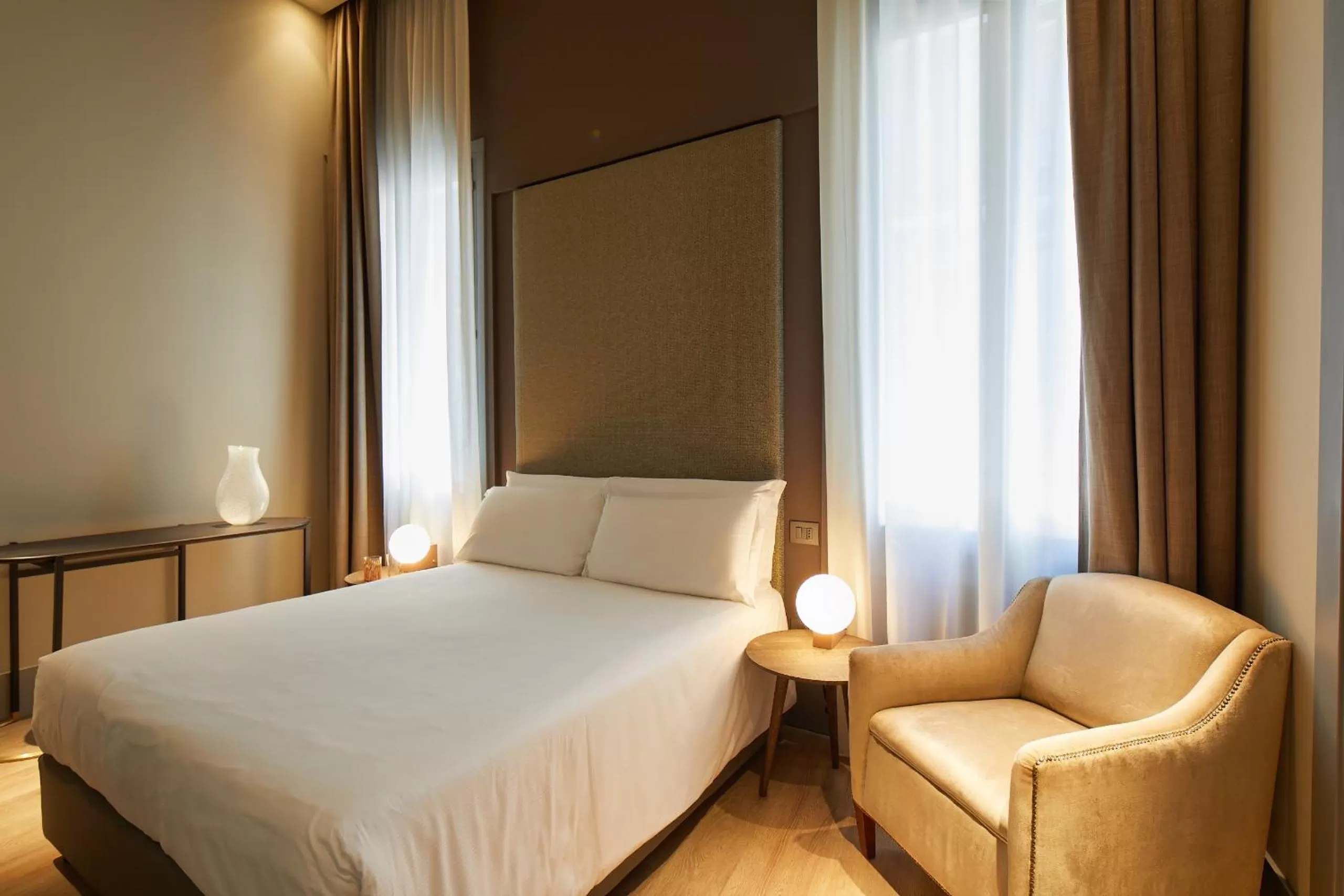 Photo of the whole room, Bed in Hotel Dei Dragomanni