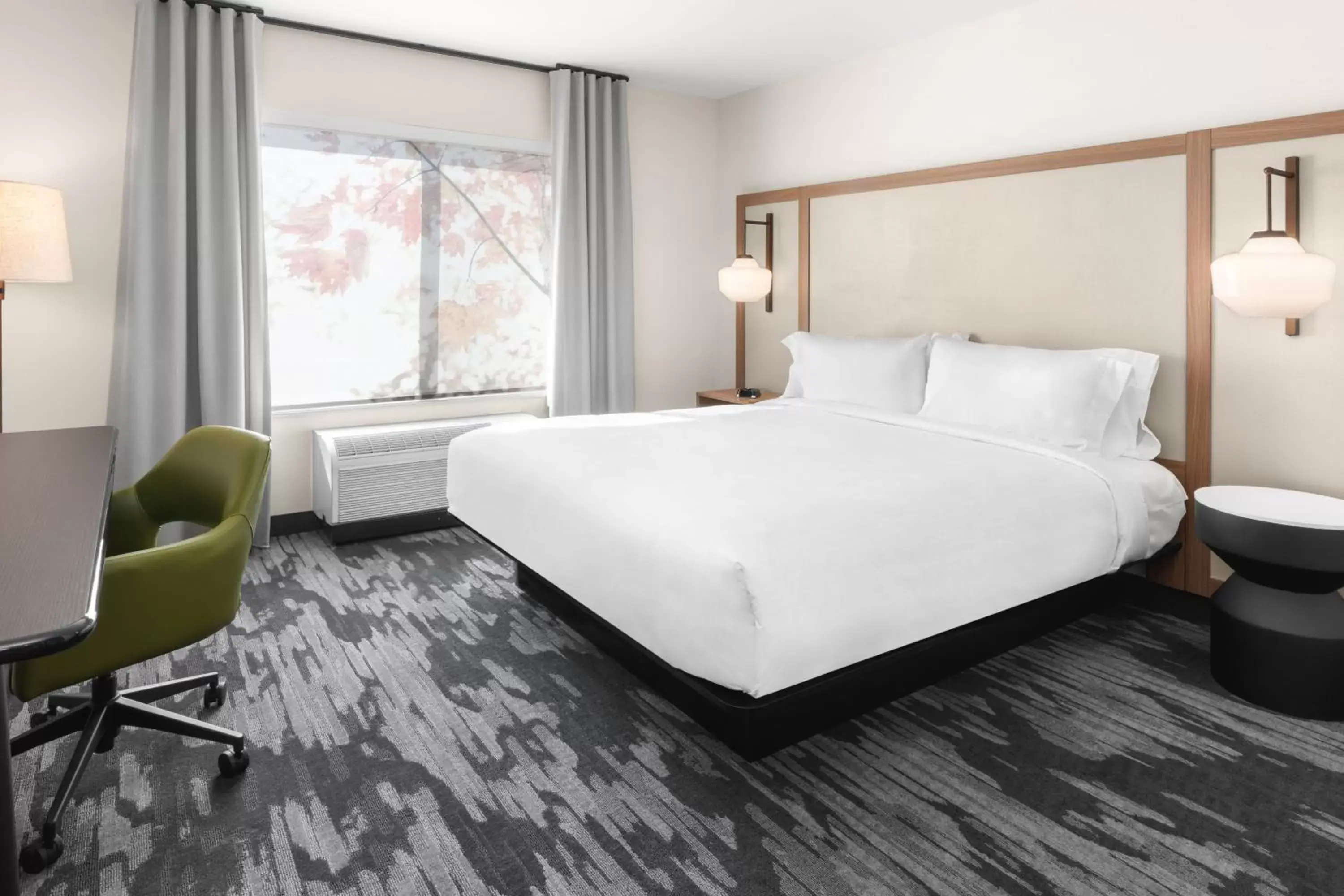 Photo of the whole room, Bed in Fairfield by Marriott Inn & Suites Seattle Poulsbo