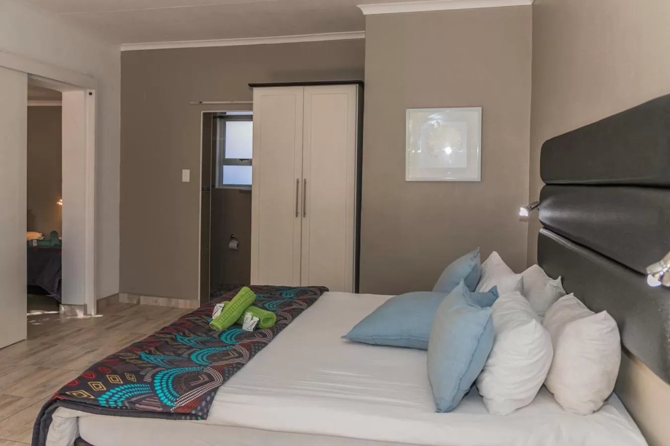 Bed in Out of Africa Town Lodge