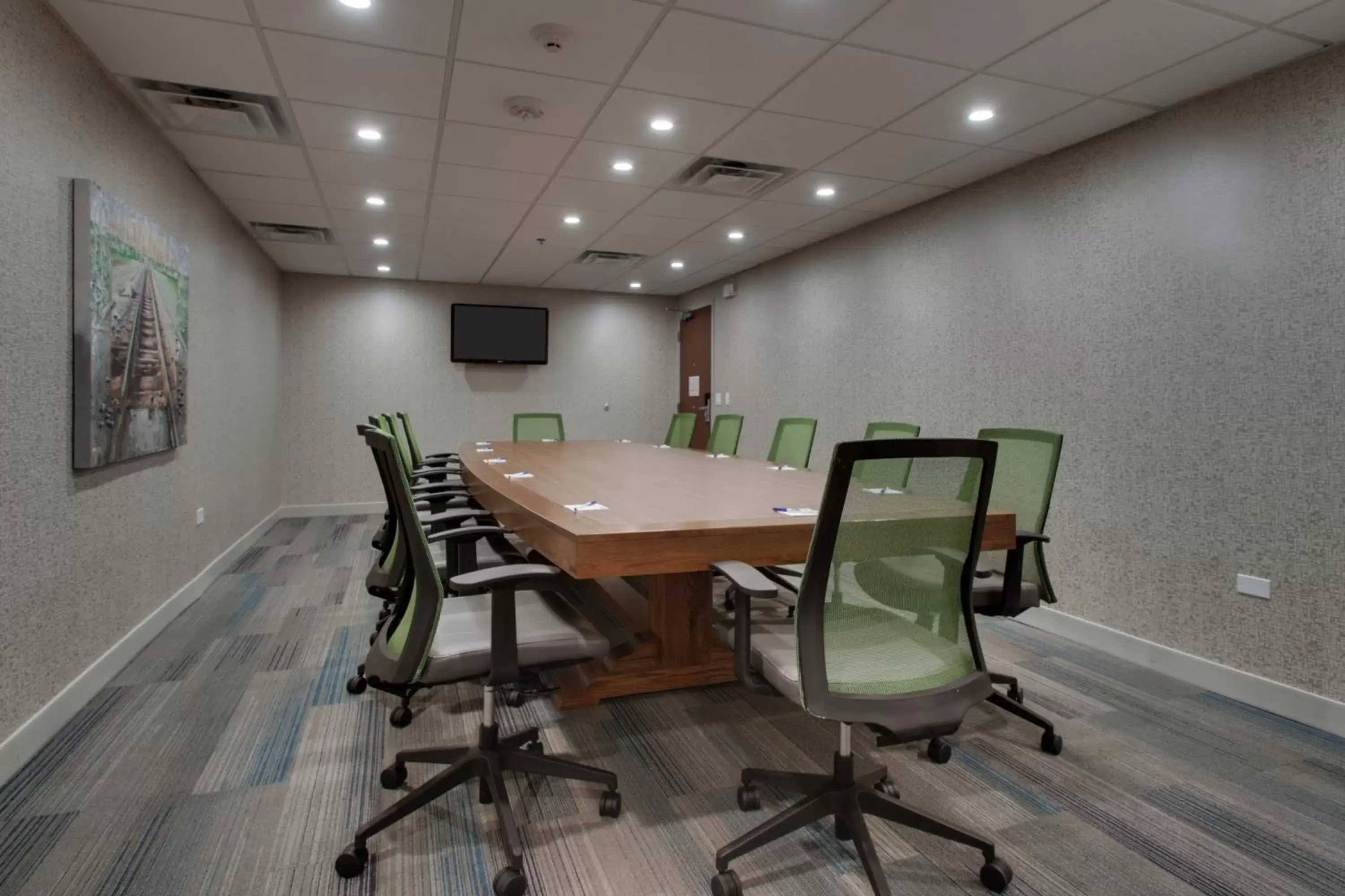 Meeting/conference room in Holiday Inn Express & Suites Aurora - Naperville, an IHG Hotel