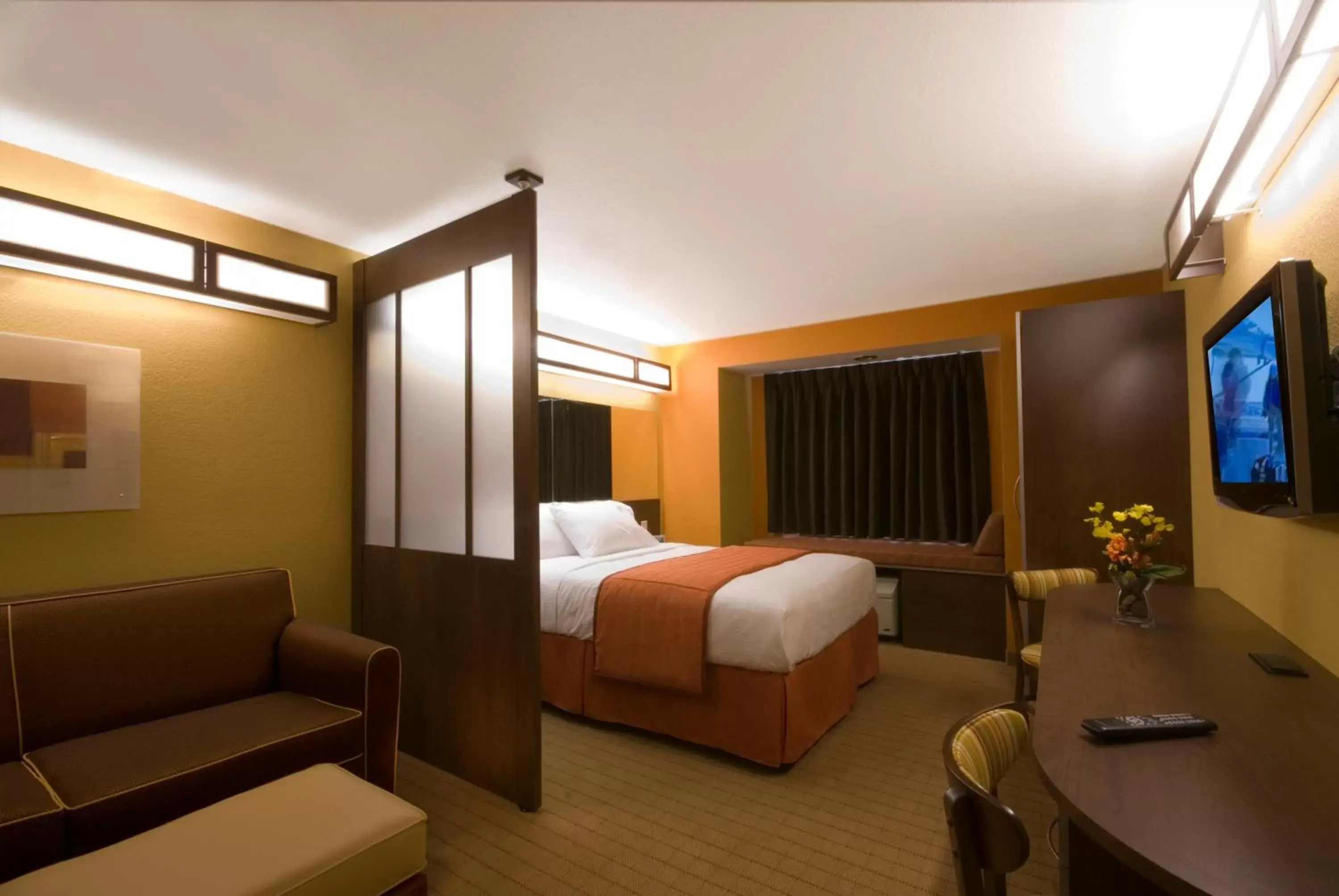 Photo of the whole room, Bed in Microtel Inn & Suites by Wyndham Albertville
