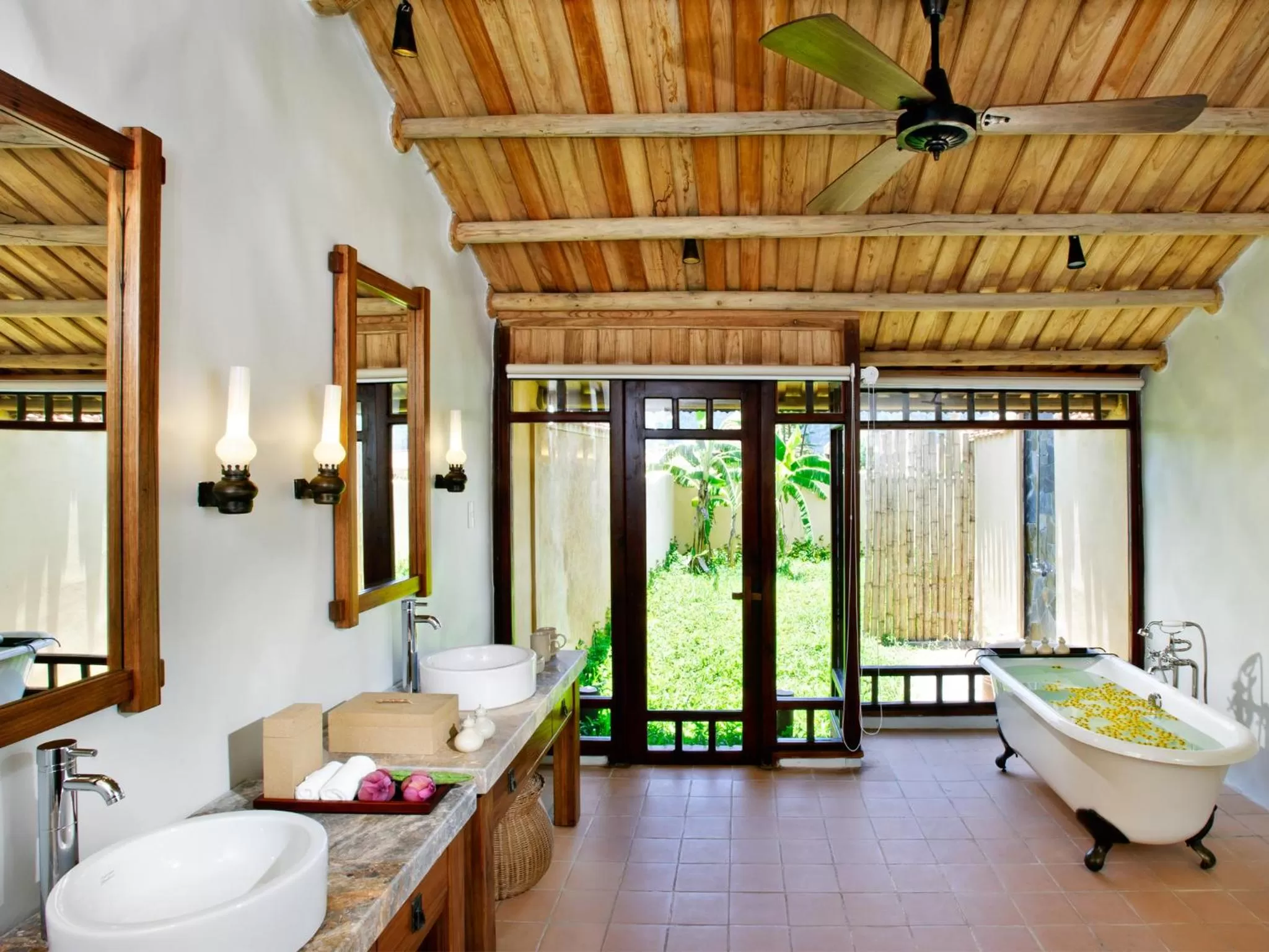 Bathroom in Emeralda Resort Ninh Binh