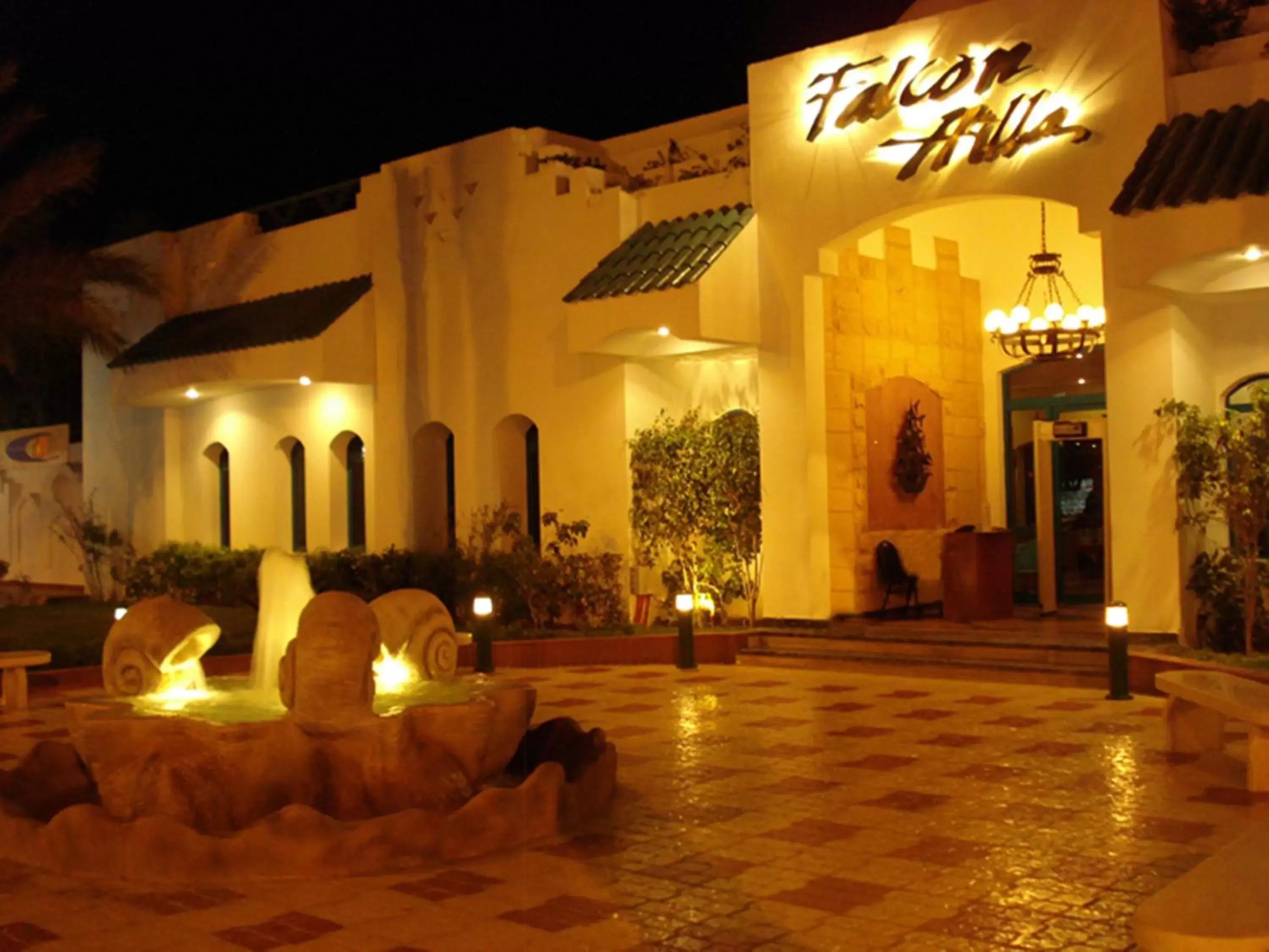 Facade/entrance, Swimming Pool in Falcon Hills Hotel