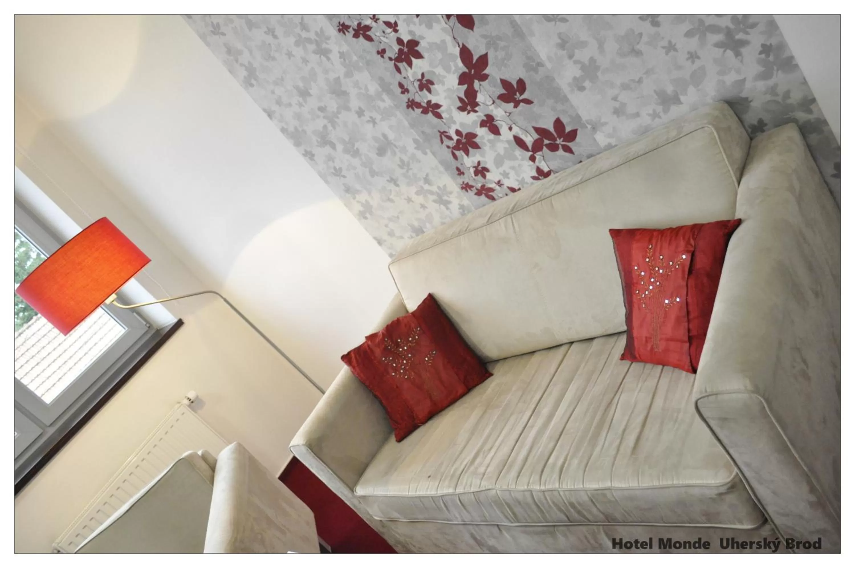 Seating area in Hotel Monde