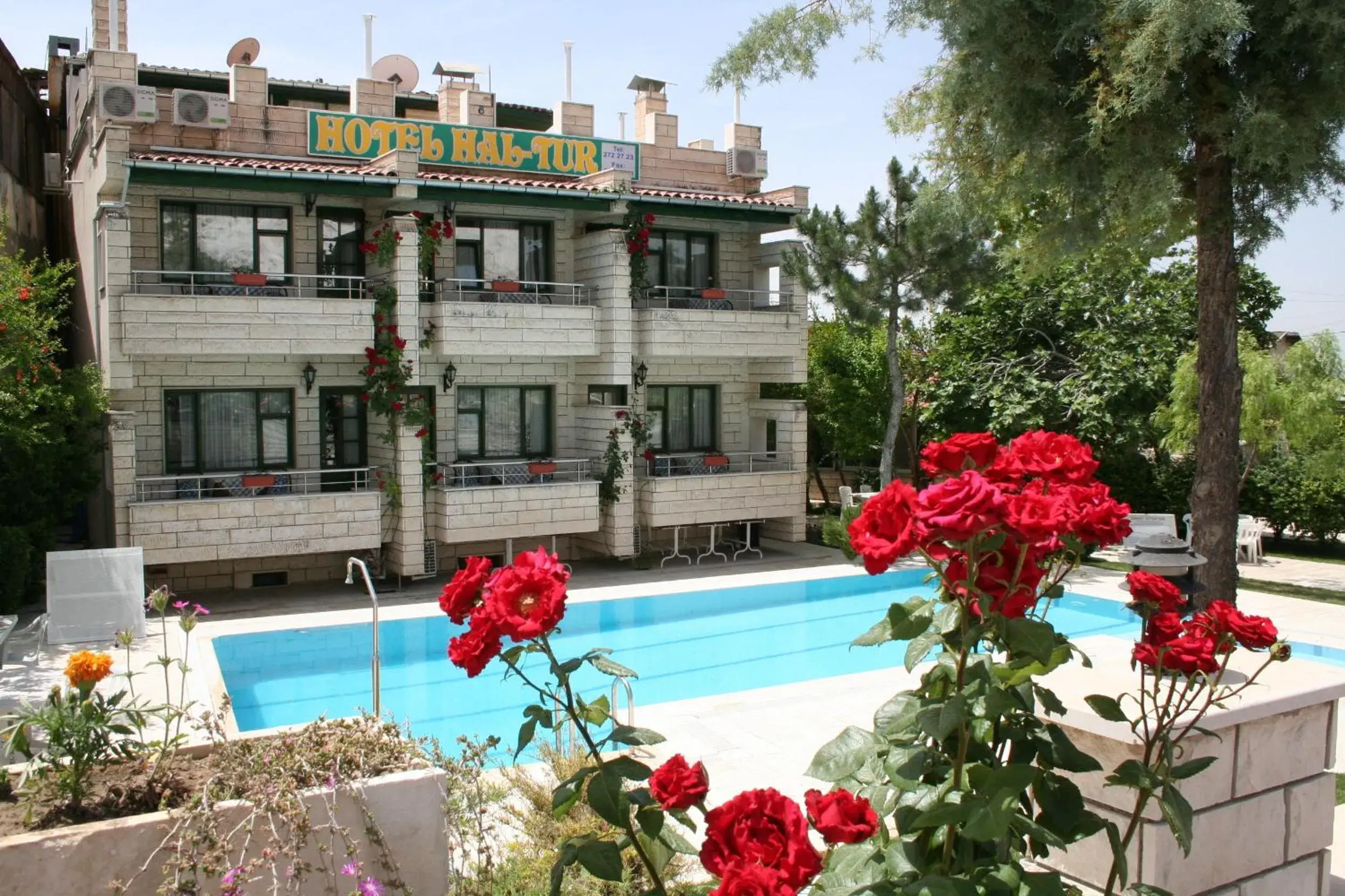 Facade/entrance, Swimming Pool in Hotel HAL-TUR