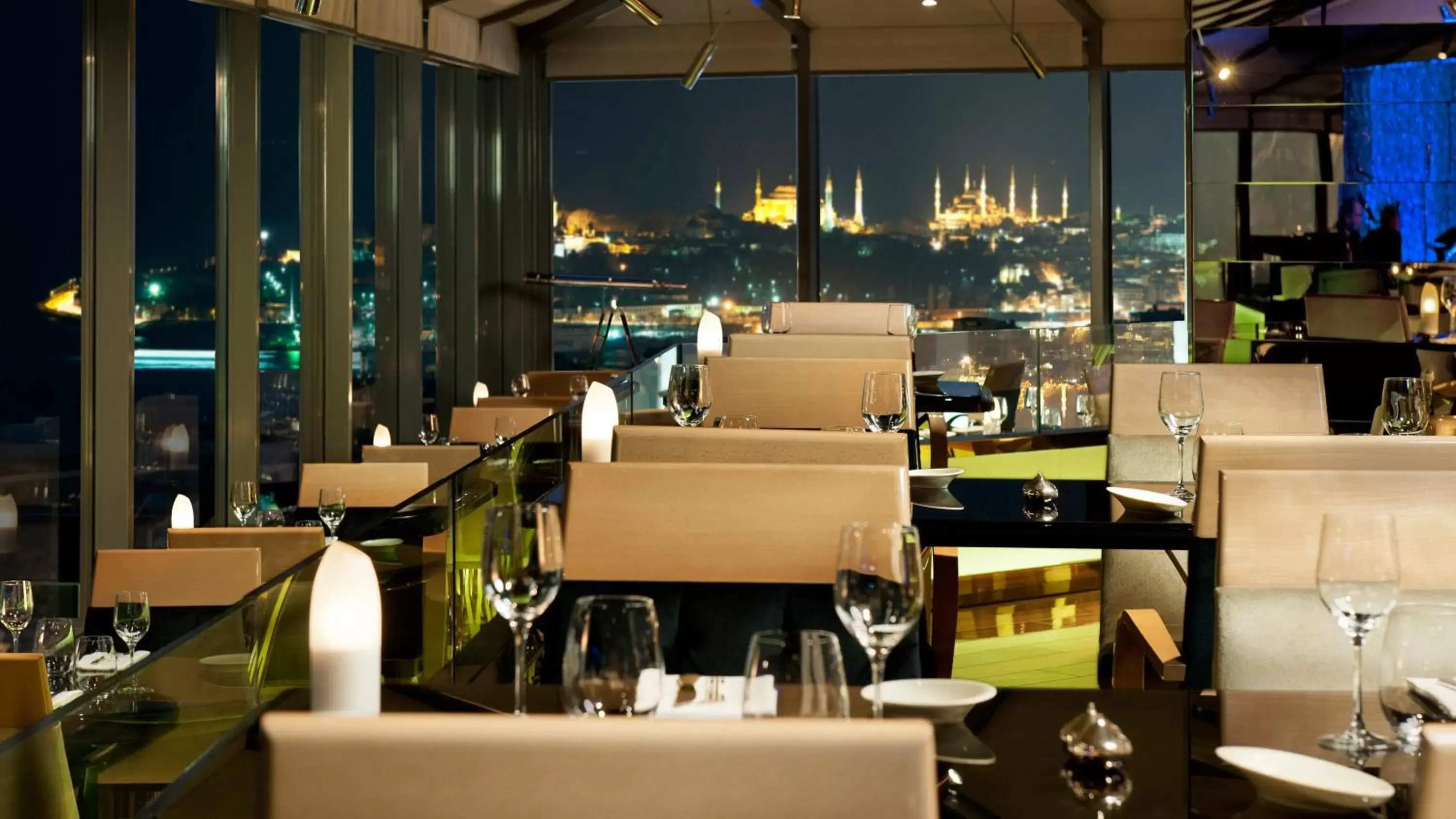 Lounge or bar, Restaurant/Places to Eat in InterContinental Istanbul, an IHG Hotel