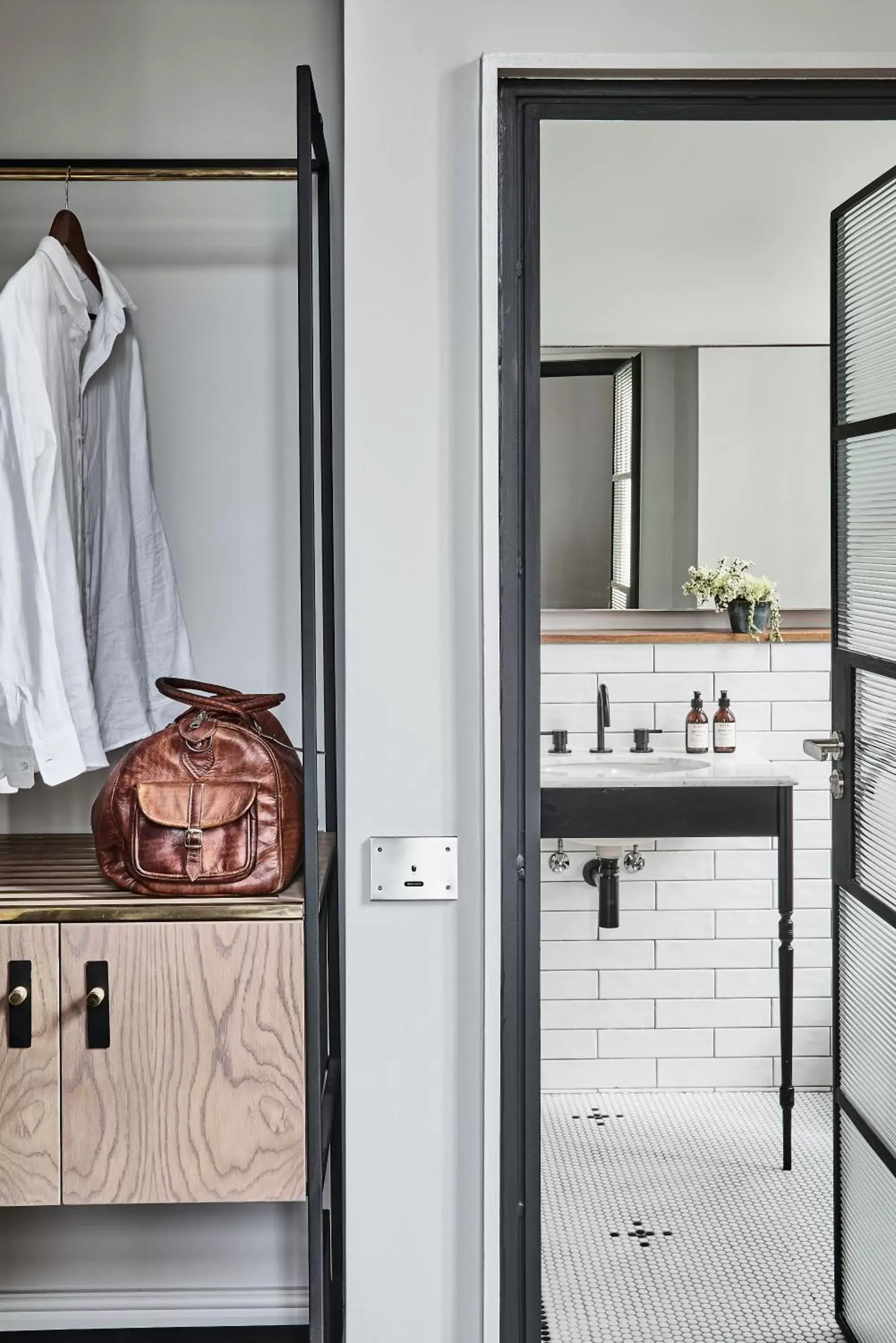 wardrobe, Kitchen/Kitchenette in Gorgeous George by Design Hotels ™