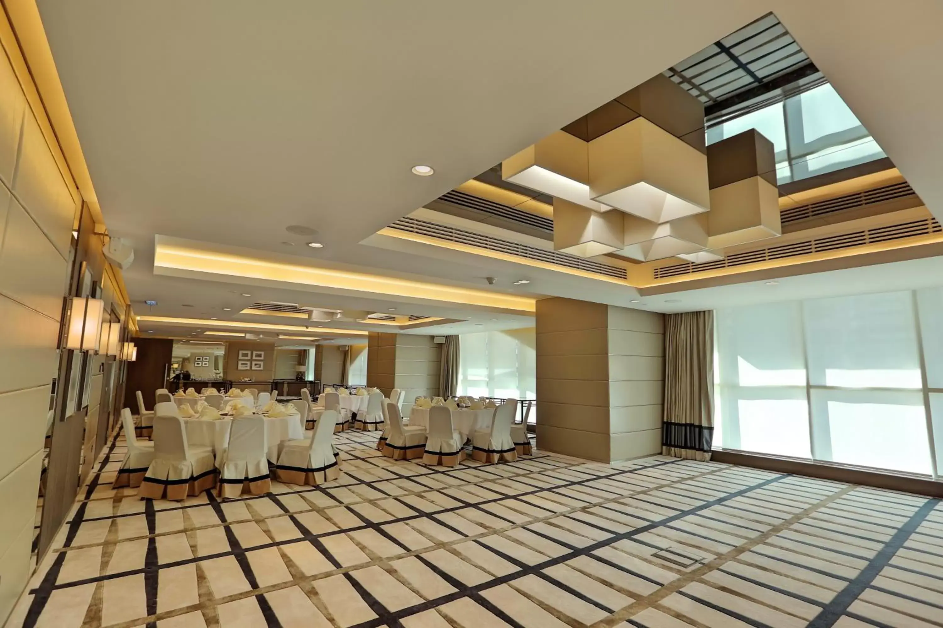 Banquet/Function facilities, Banquet Facilities in Al Maha Arjaan by Rotana