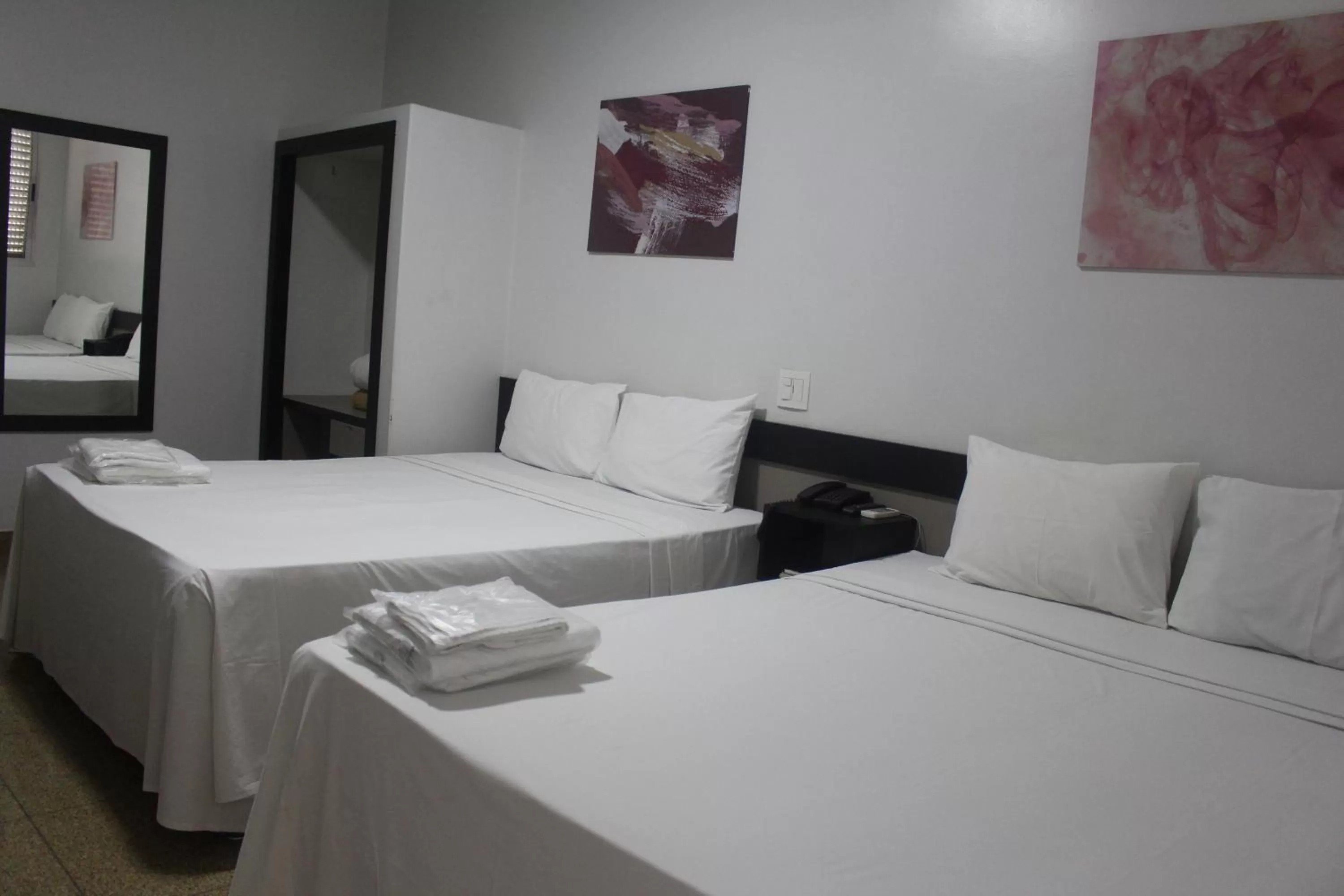 Photo of the whole room, Bed in Hotel Oscar Blue Montes Claros