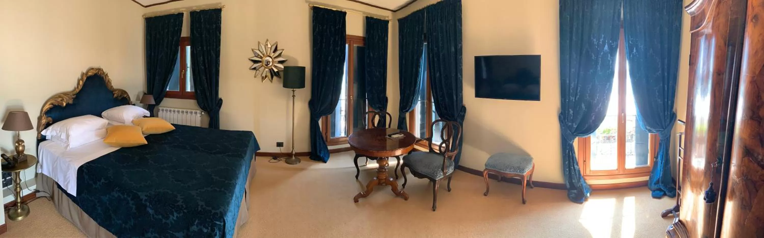 Bed in Hotel La Calcina