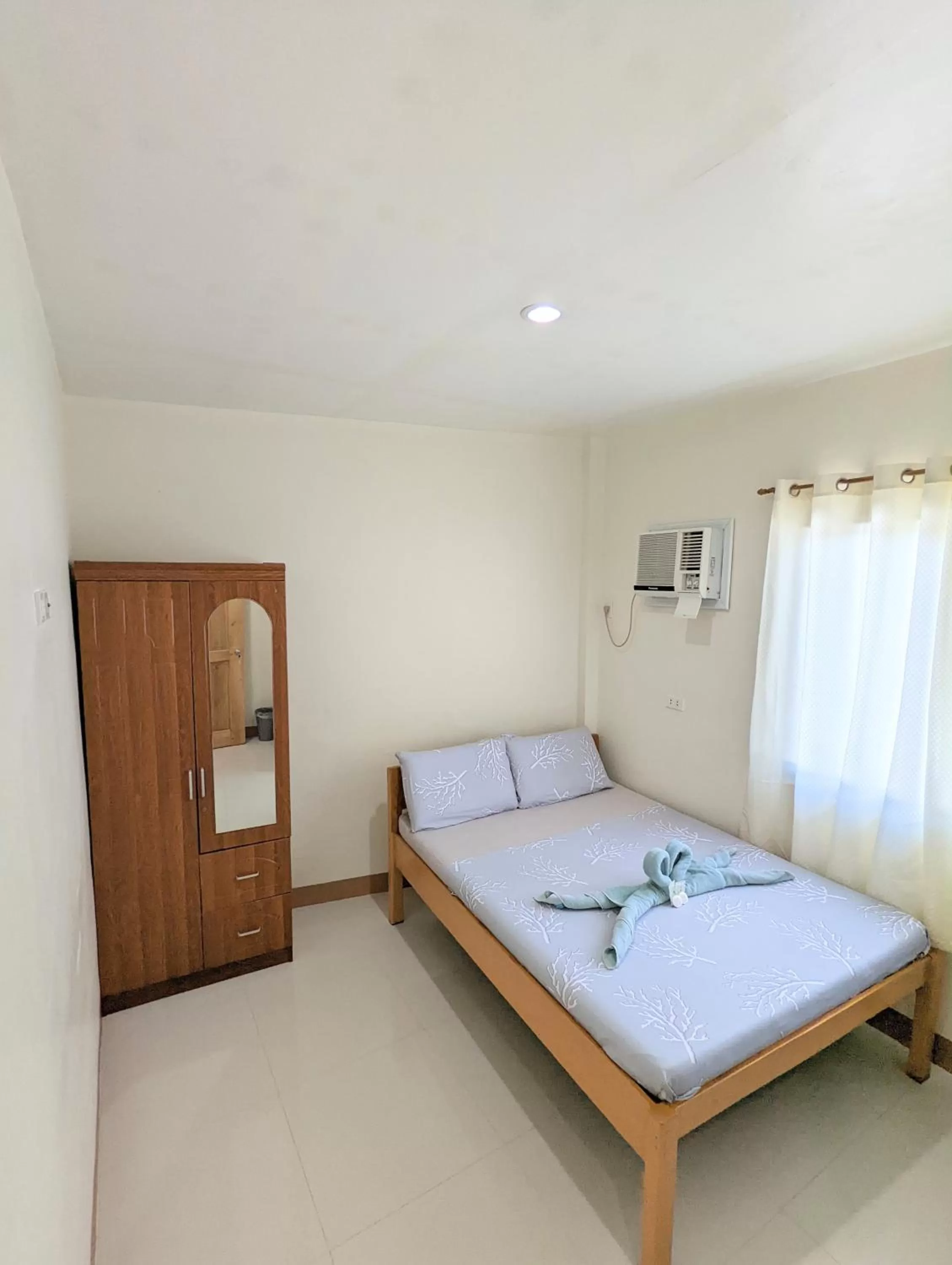 Bed in Charlina Inn Panglao