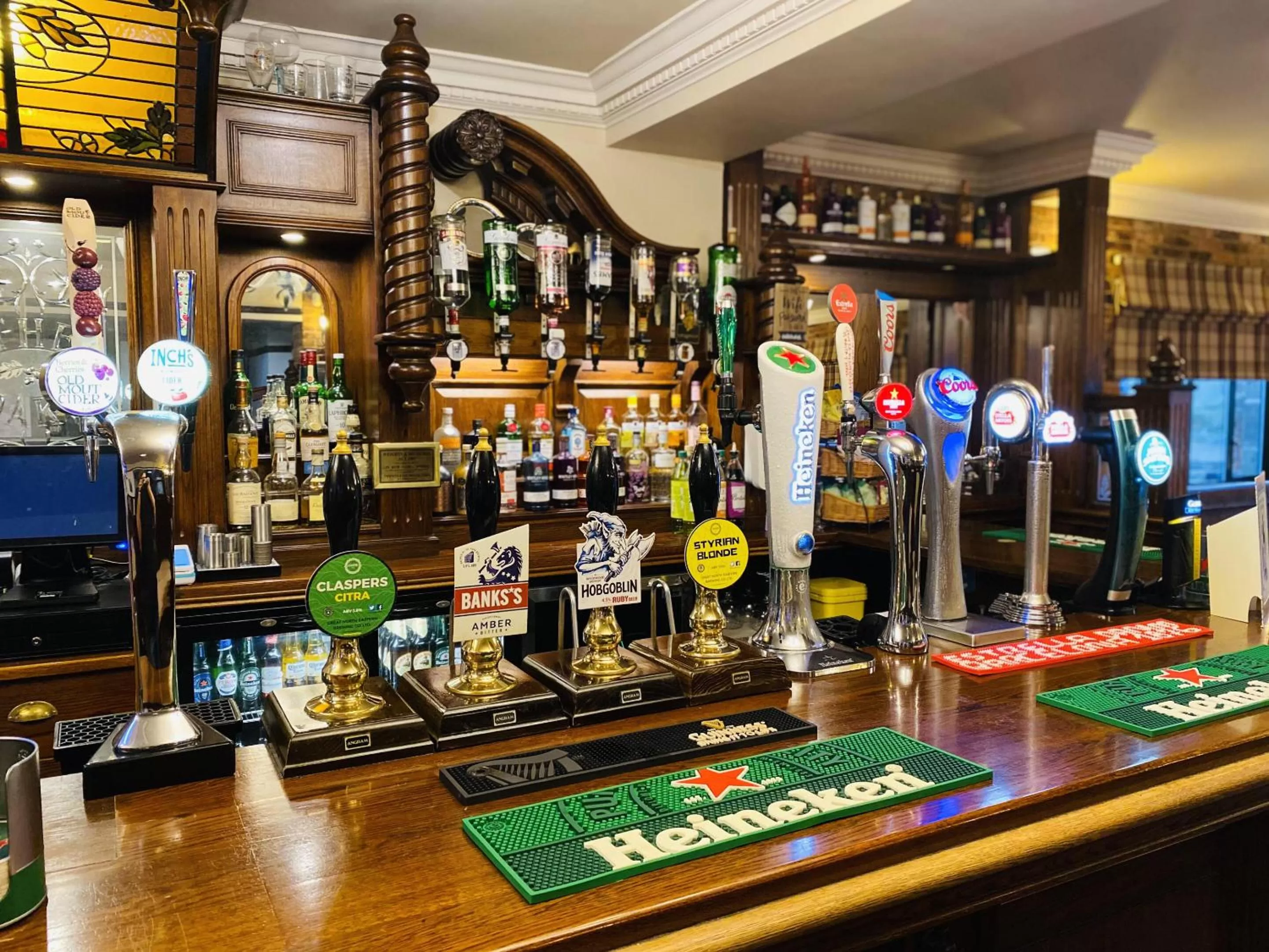 Lounge or bar in The Oaks Hotel