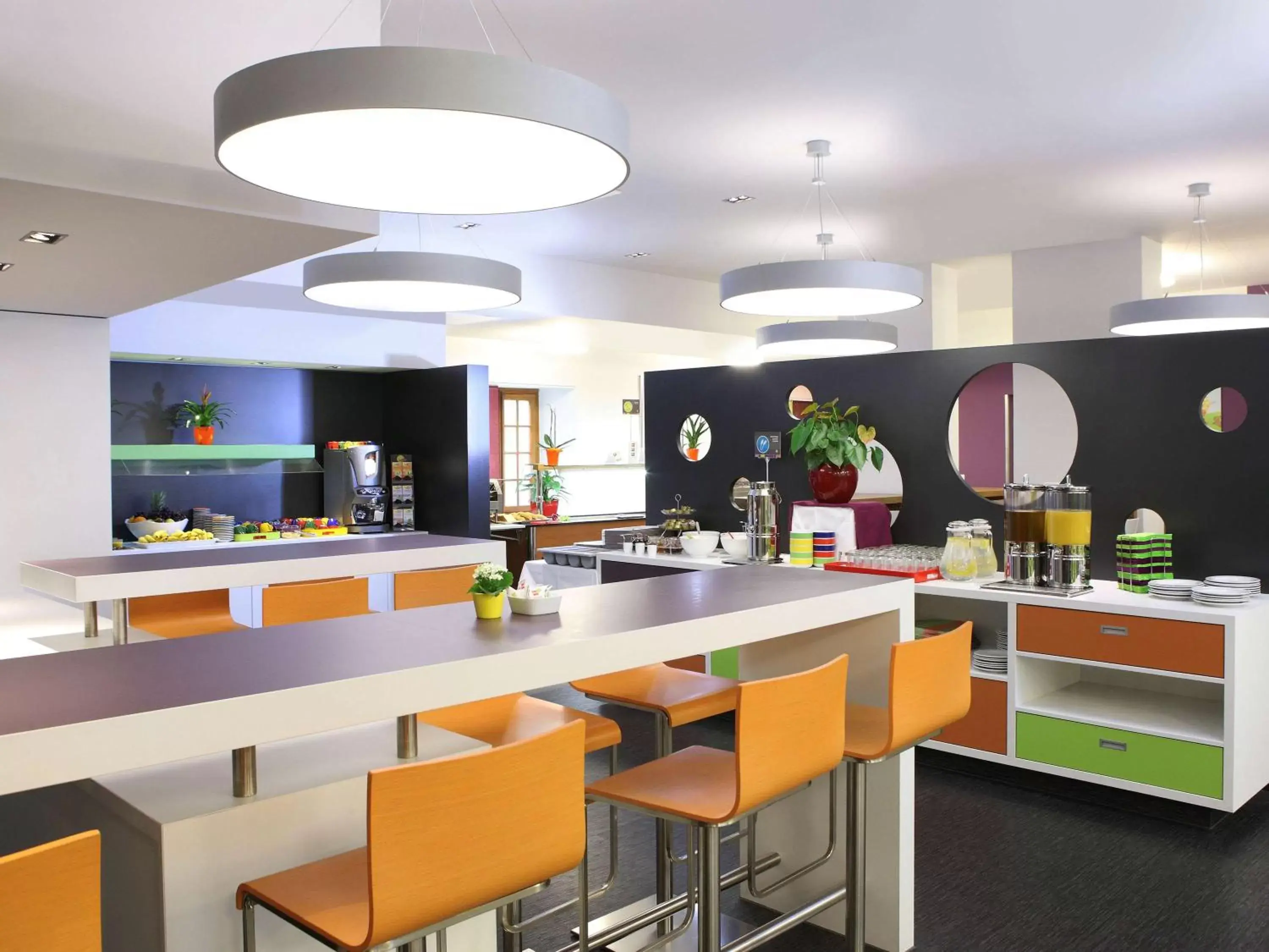 Lounge or bar, Restaurant/Places to Eat in ibis Styles Luzern