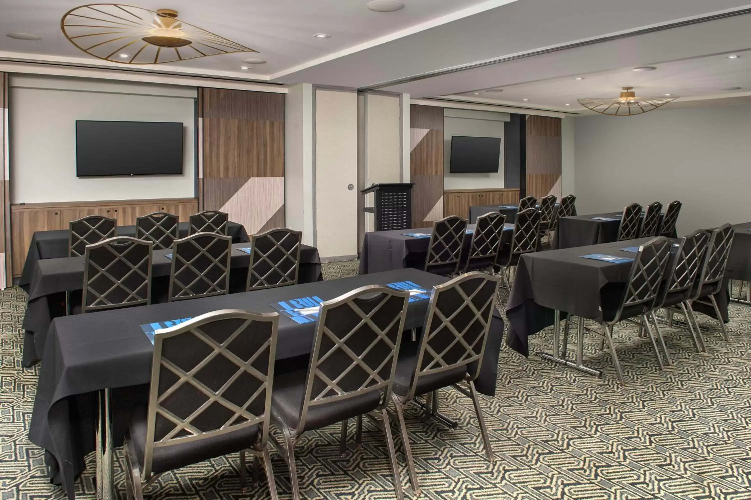 Meeting/conference room, Business Area/Conference Room in Troubadour Hotel New Orleans, Tapestry Collection By Hilton