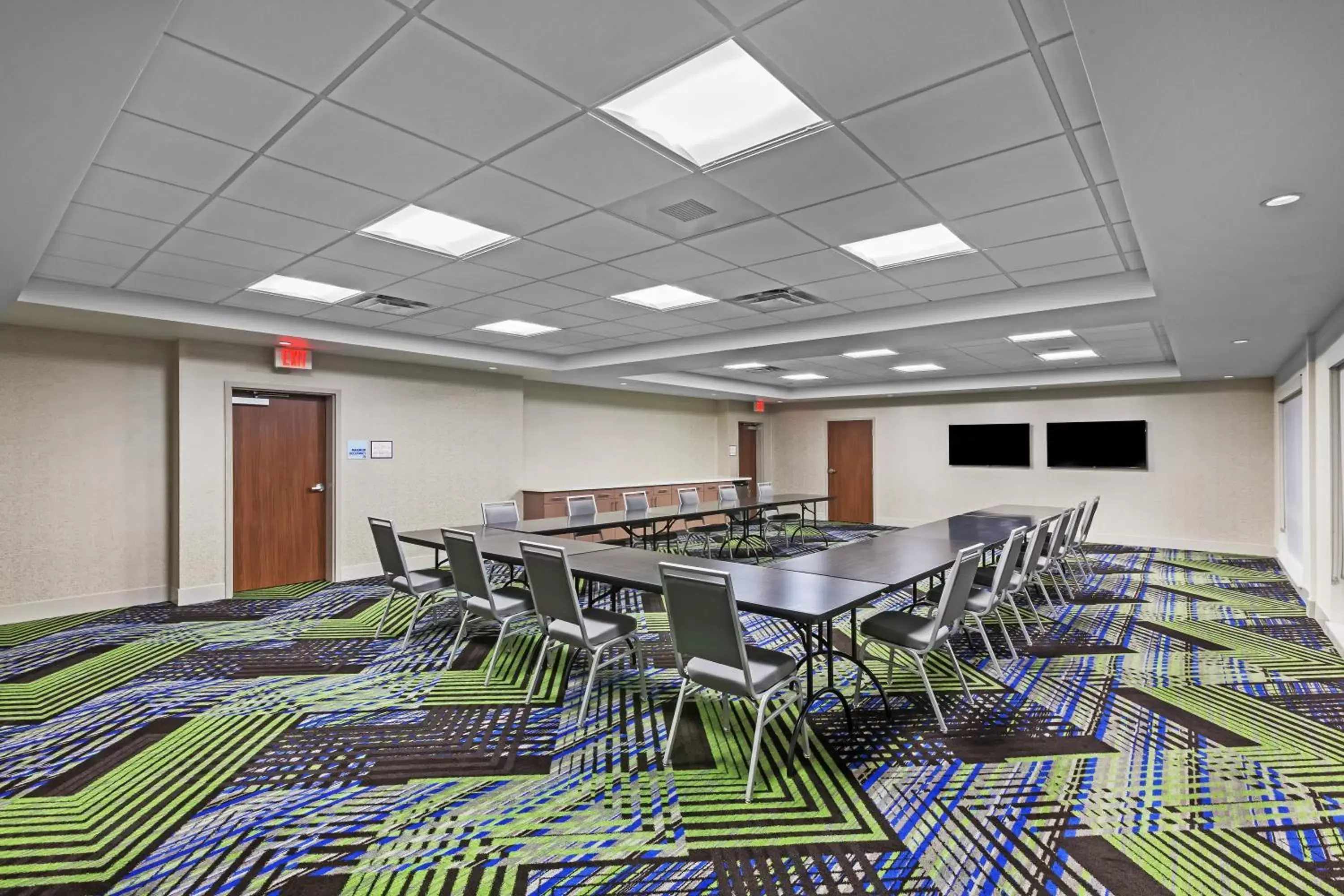 Meeting/conference room in Holiday Inn Express and Suites Chanute, an IHG Hotel