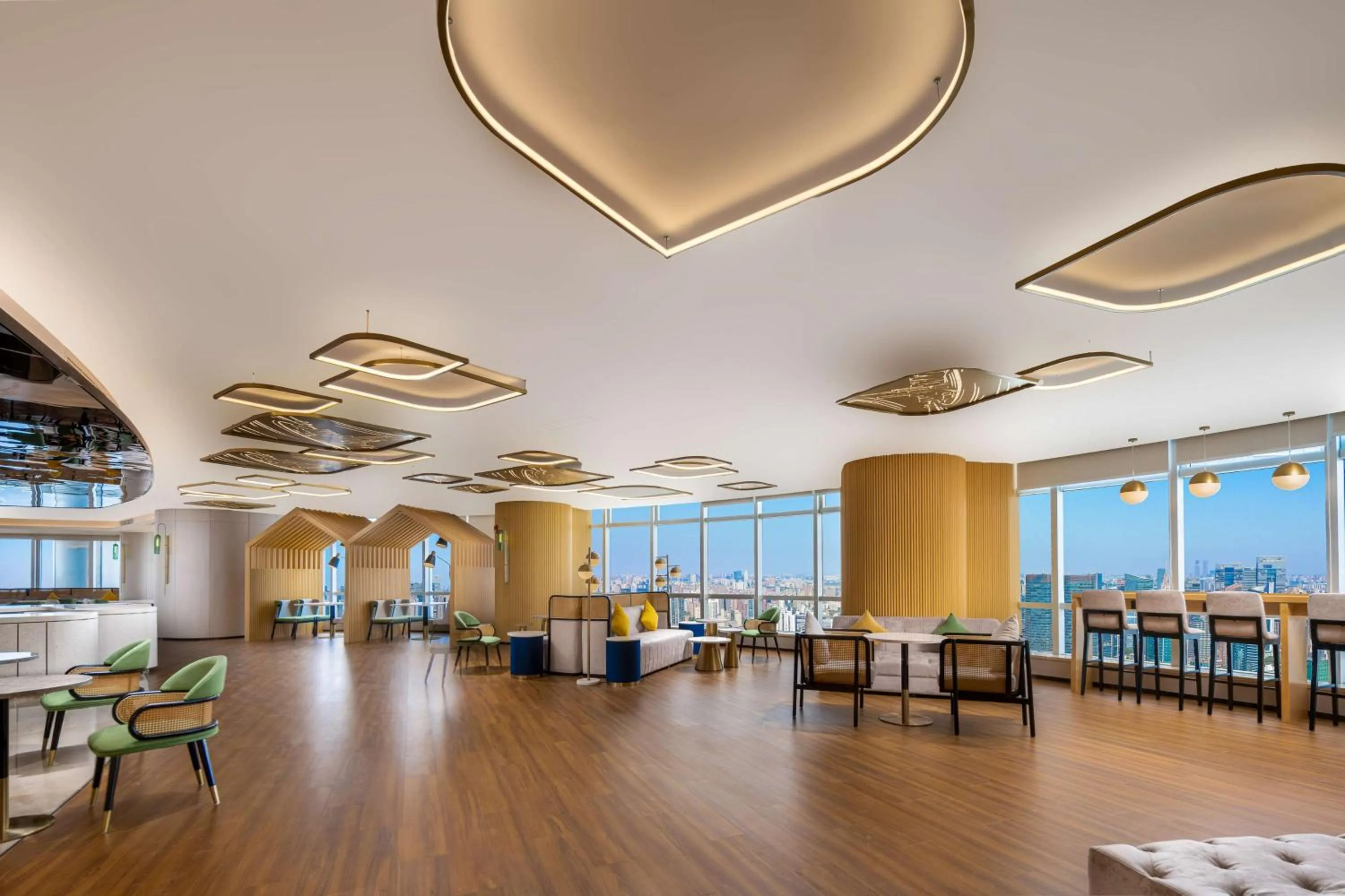 Lounge or bar in Hilton Garden Inn Shanghai Lujiazui