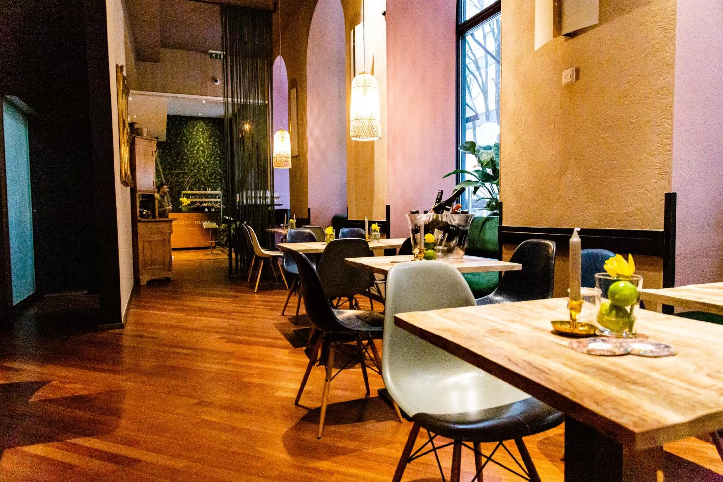 Restaurant/places to eat in Yours Truly