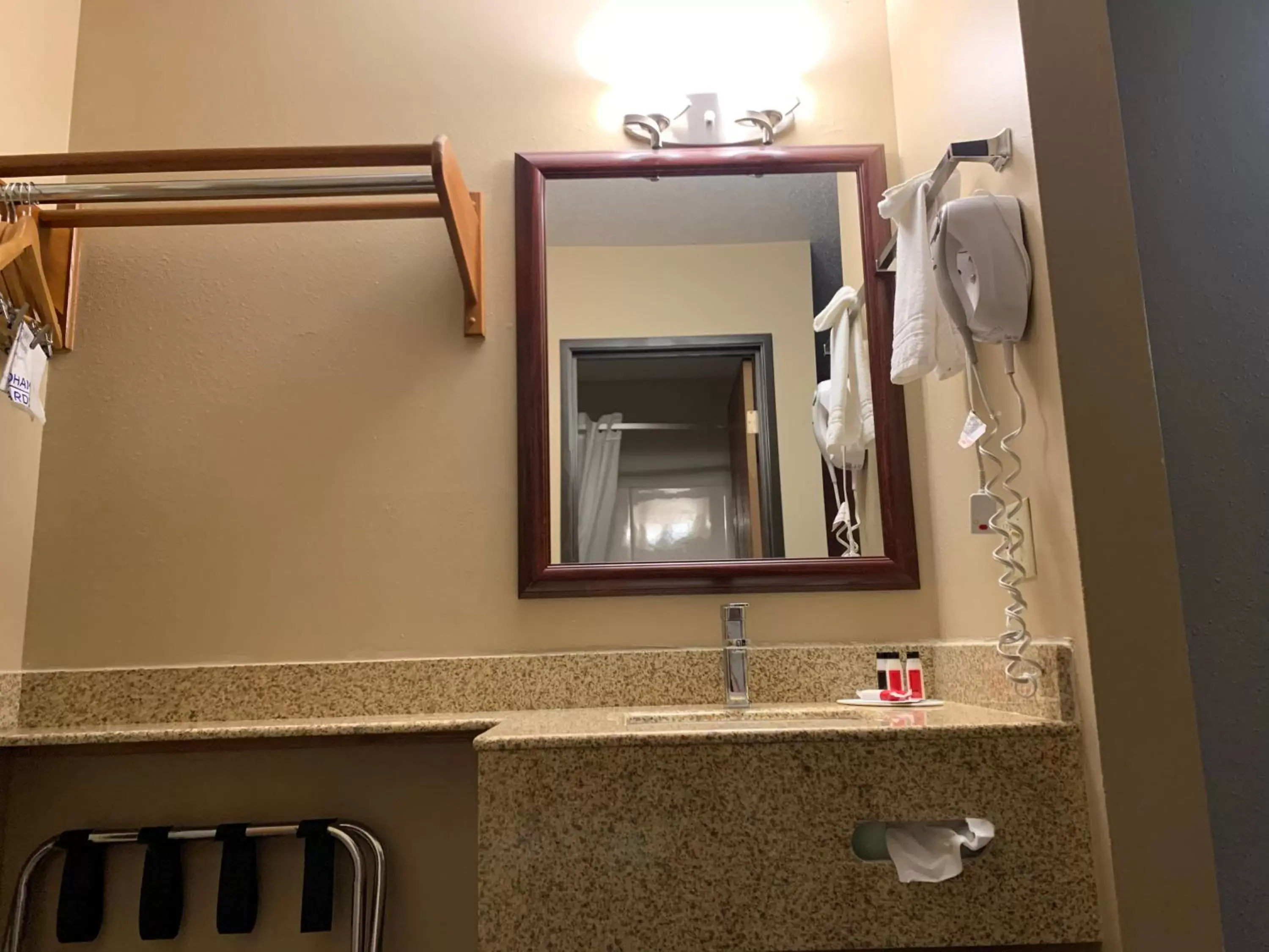 Area and facilities, Bathroom in Super 8 by Wyndham Germantown/Milwaukee