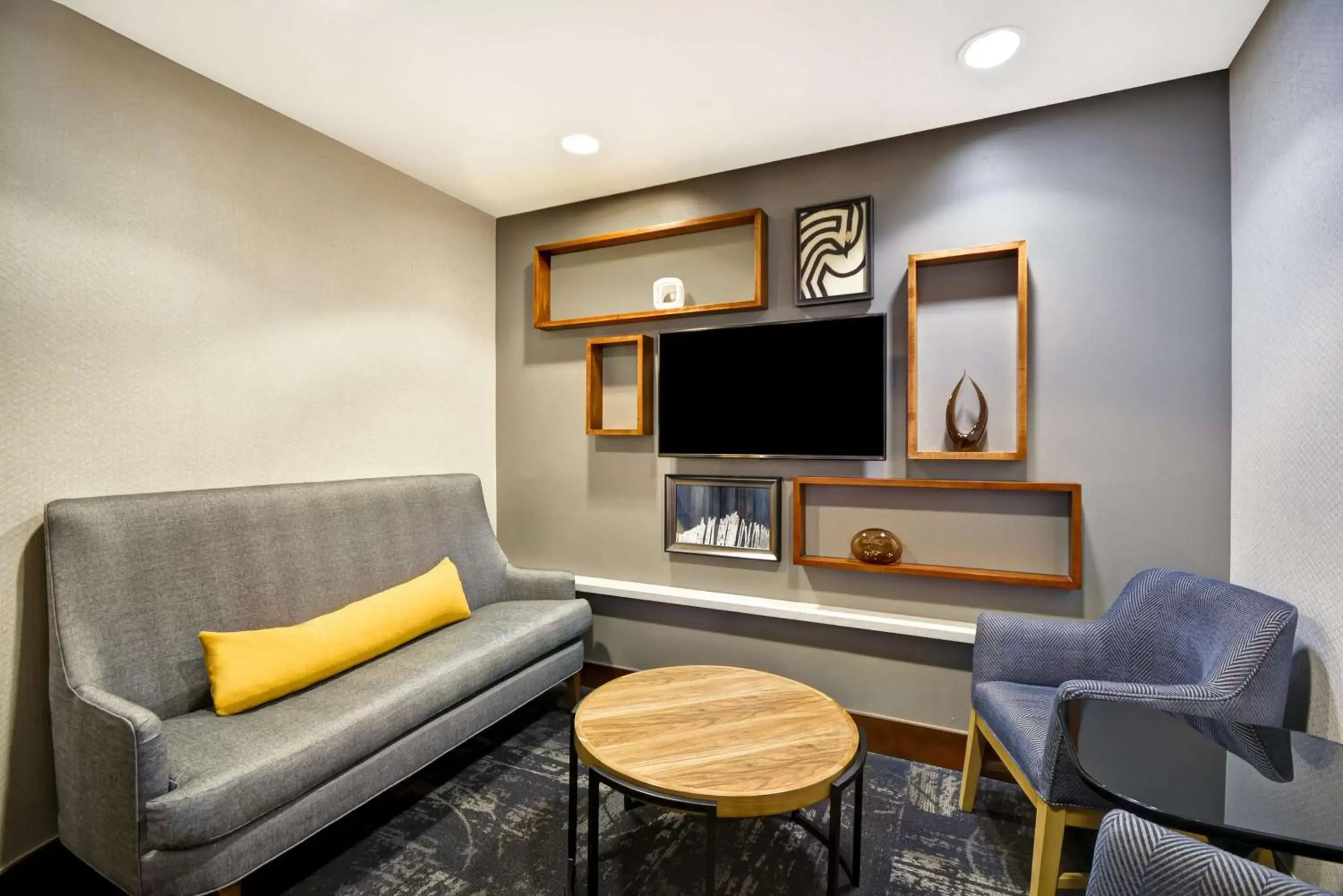 Lobby or reception, Seating Area in Hyatt Place Columbus Worthington