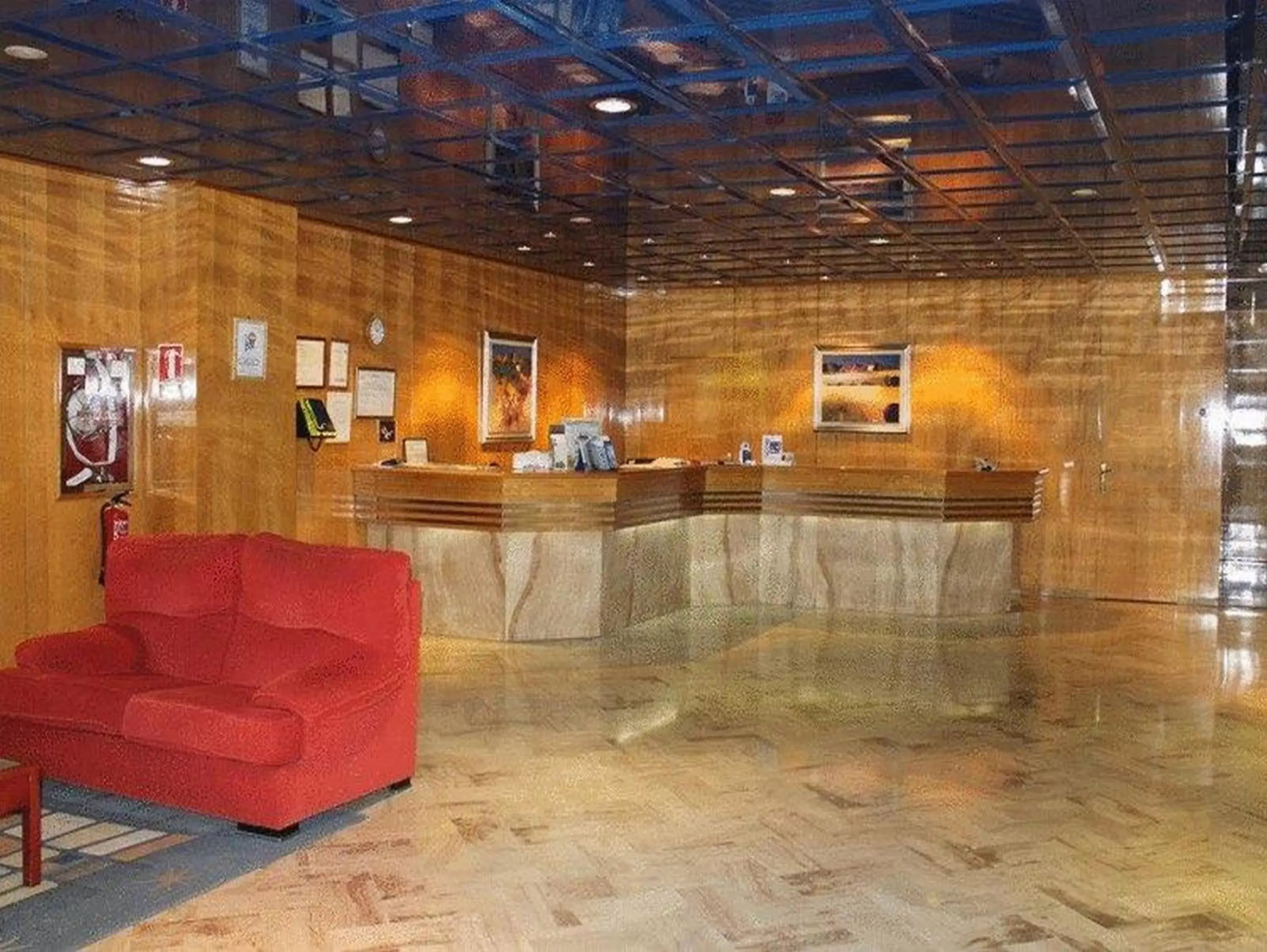 Lobby or reception in Hotel Ébora by Vivere Stays Lobby or reception in Hotel Ébora by Vivere Stays
