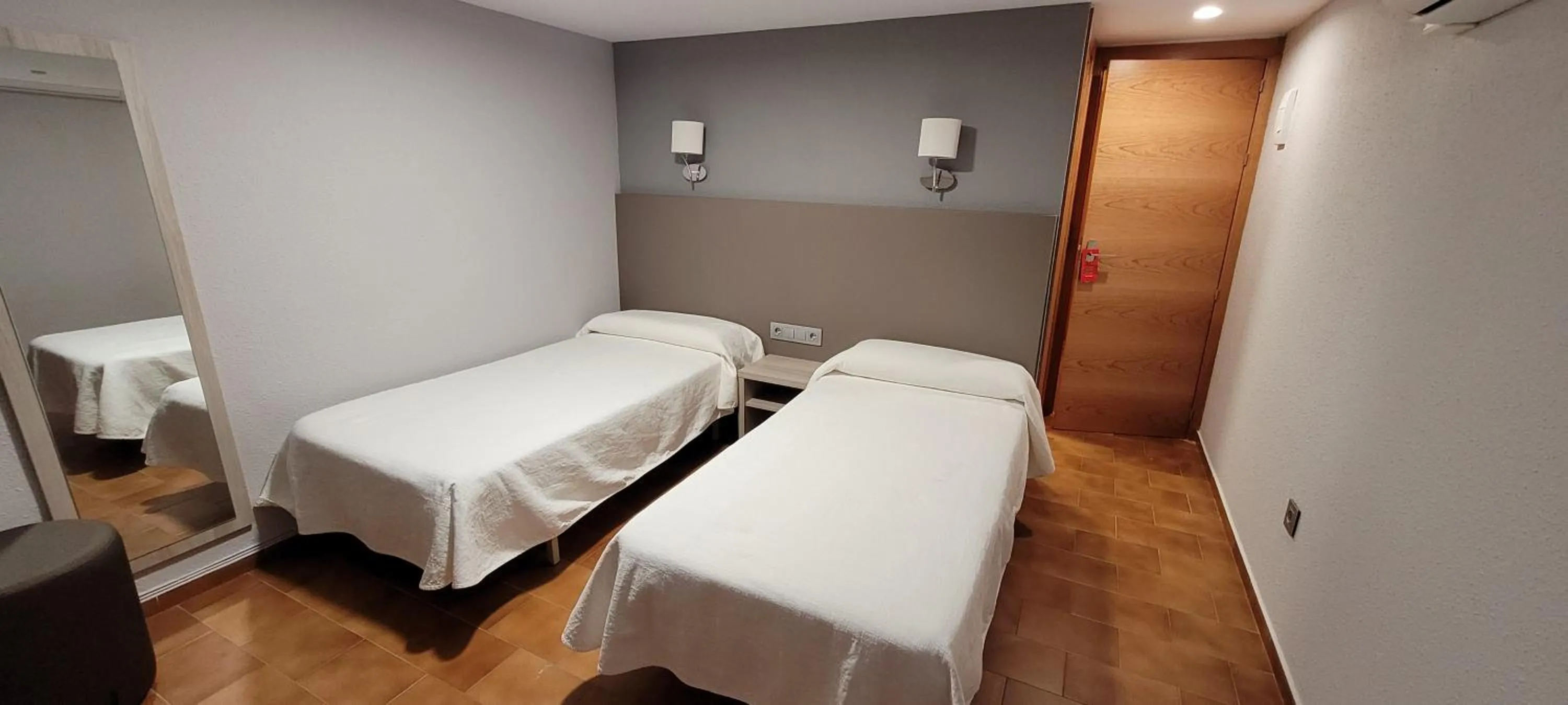 Photo of the whole room, Bed in Hotel Meson de L’Ainsa