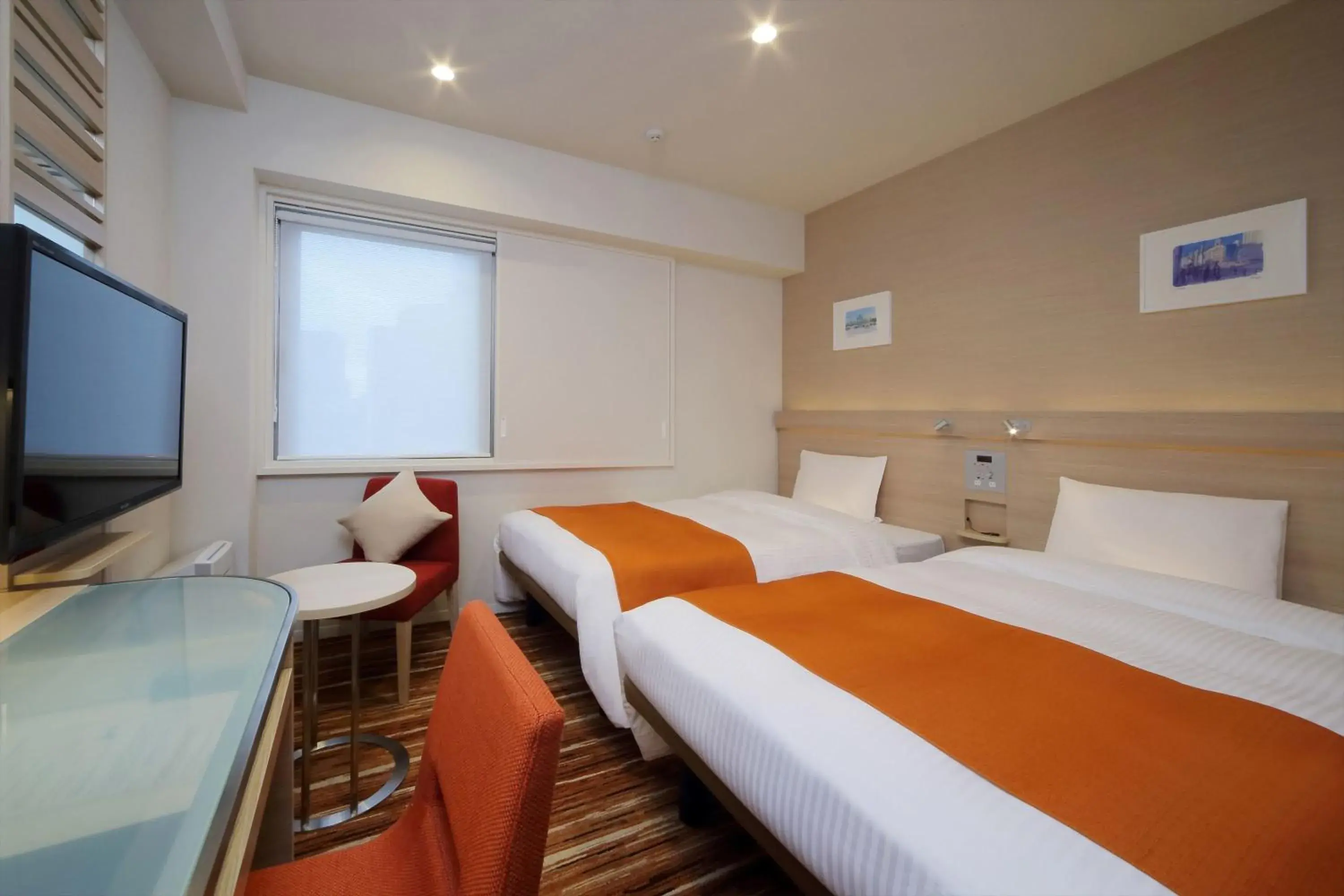 Photo of the whole room, Bed in Keio Presso Inn Akasaka