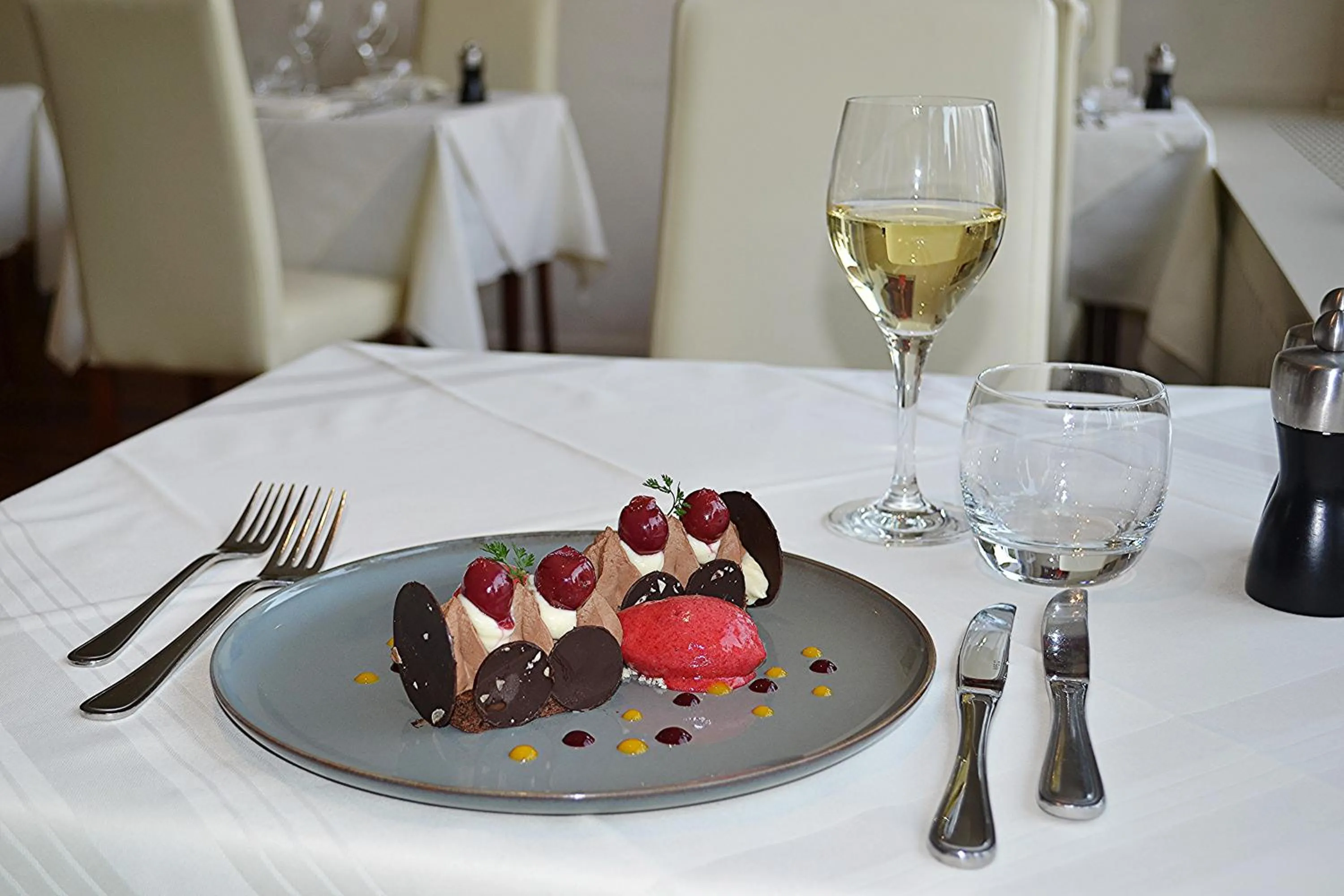 Restaurant/places to eat in Hôtel la Prairie