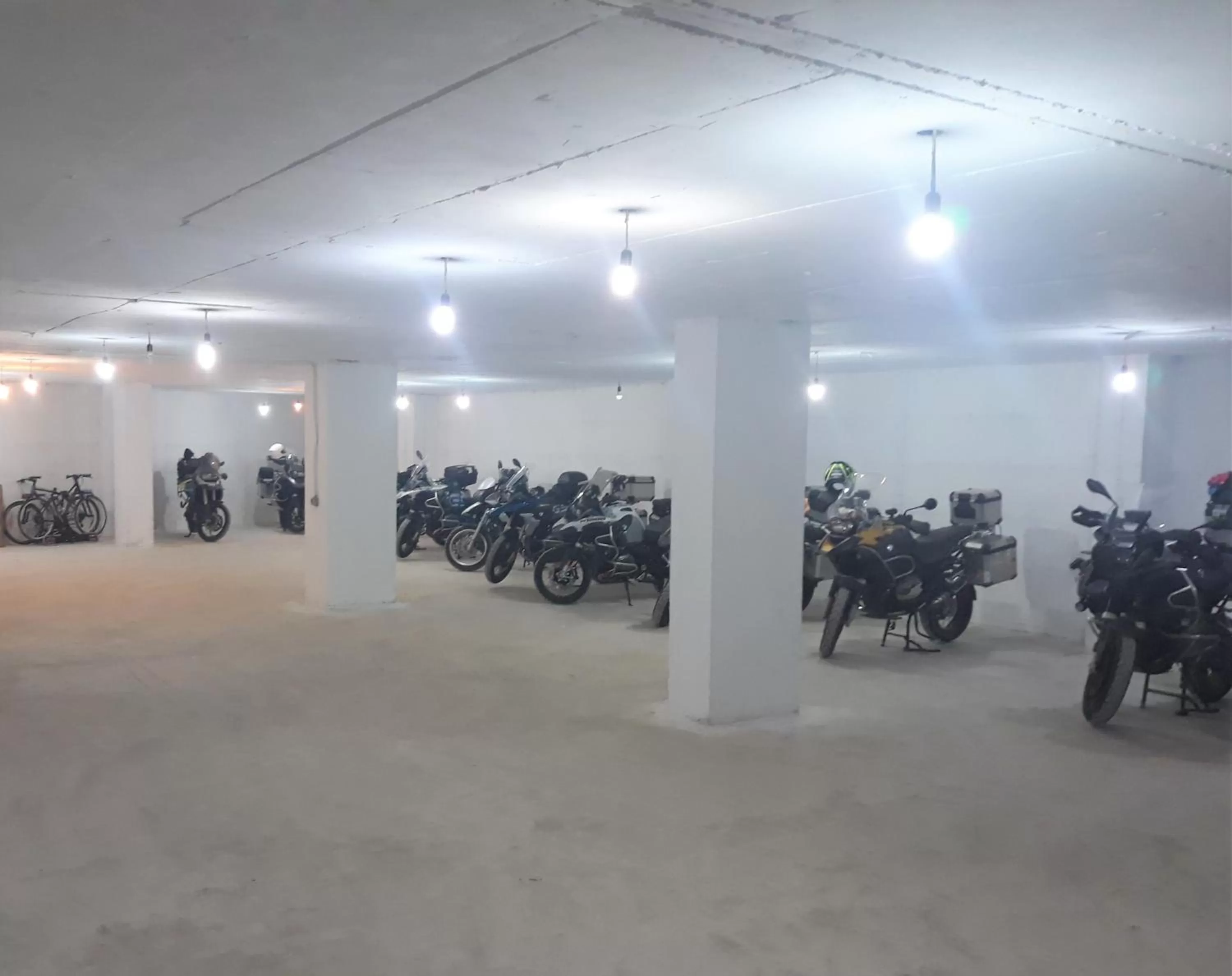 Parking in Petit Hotel Elita