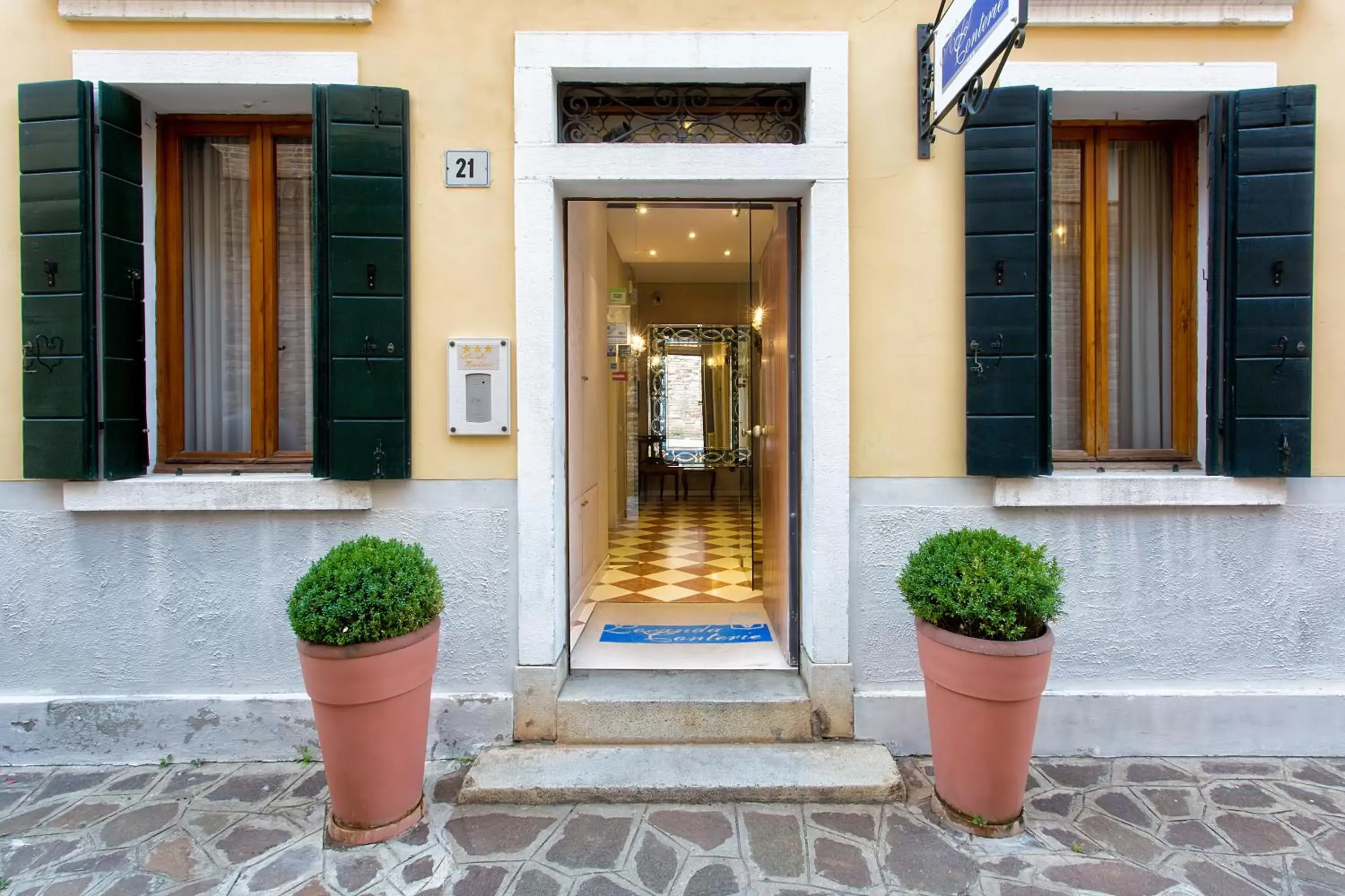 Facade/Entrance in Hotel Conterie