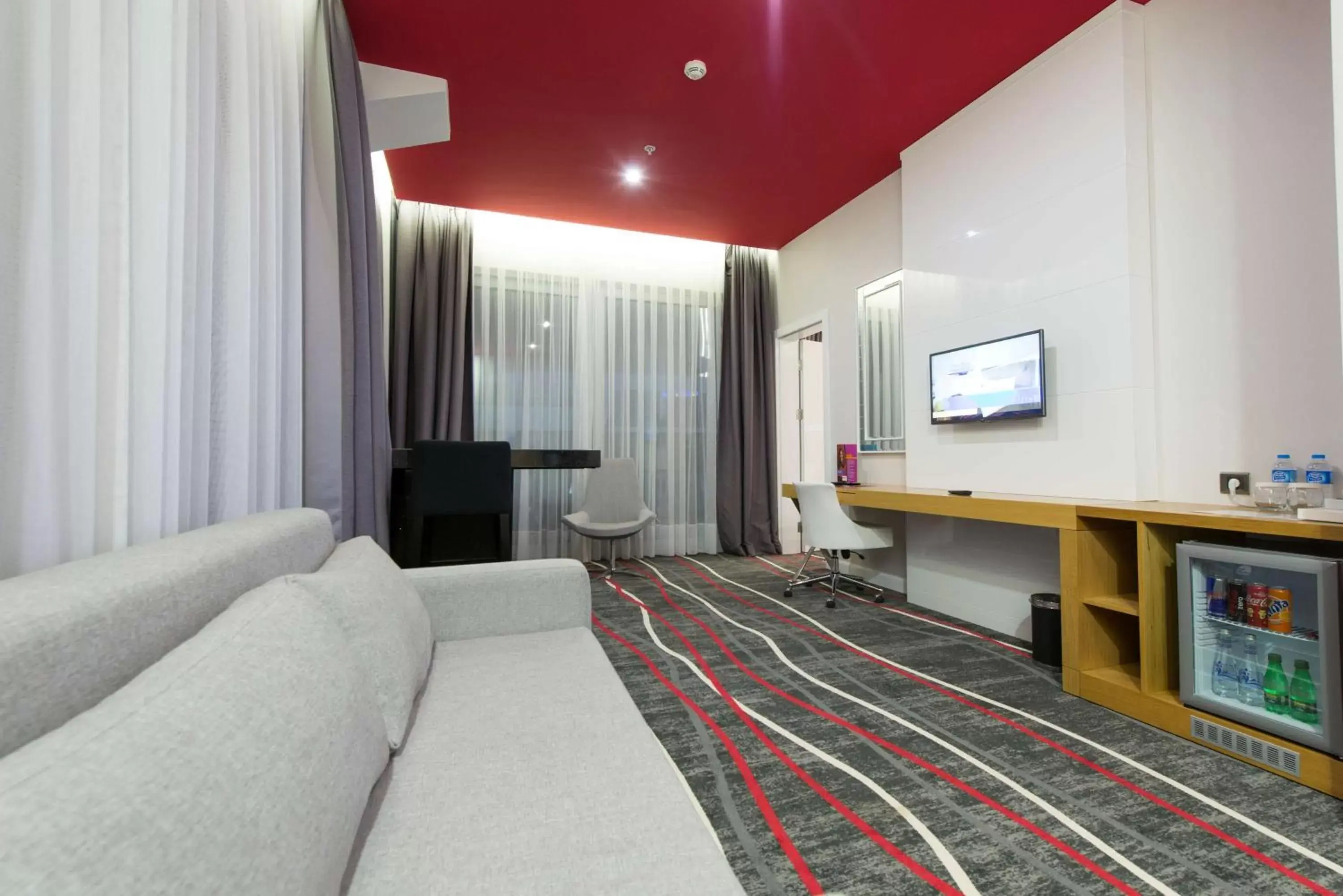 Photo of the whole room, TV/Entertainment Center in Park Inn by Radisson Ankara Cankaya