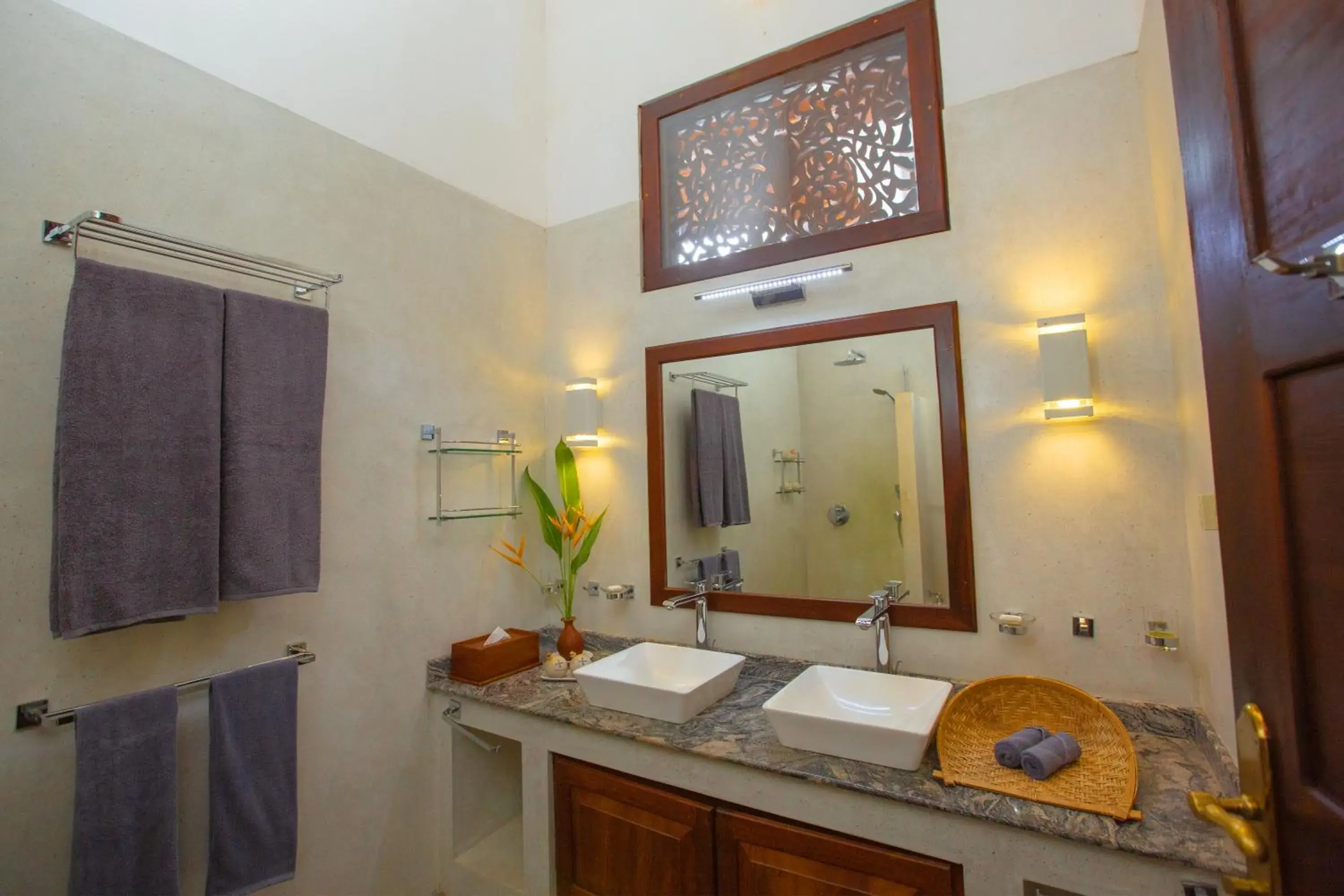 Bathroom in Niyagama House