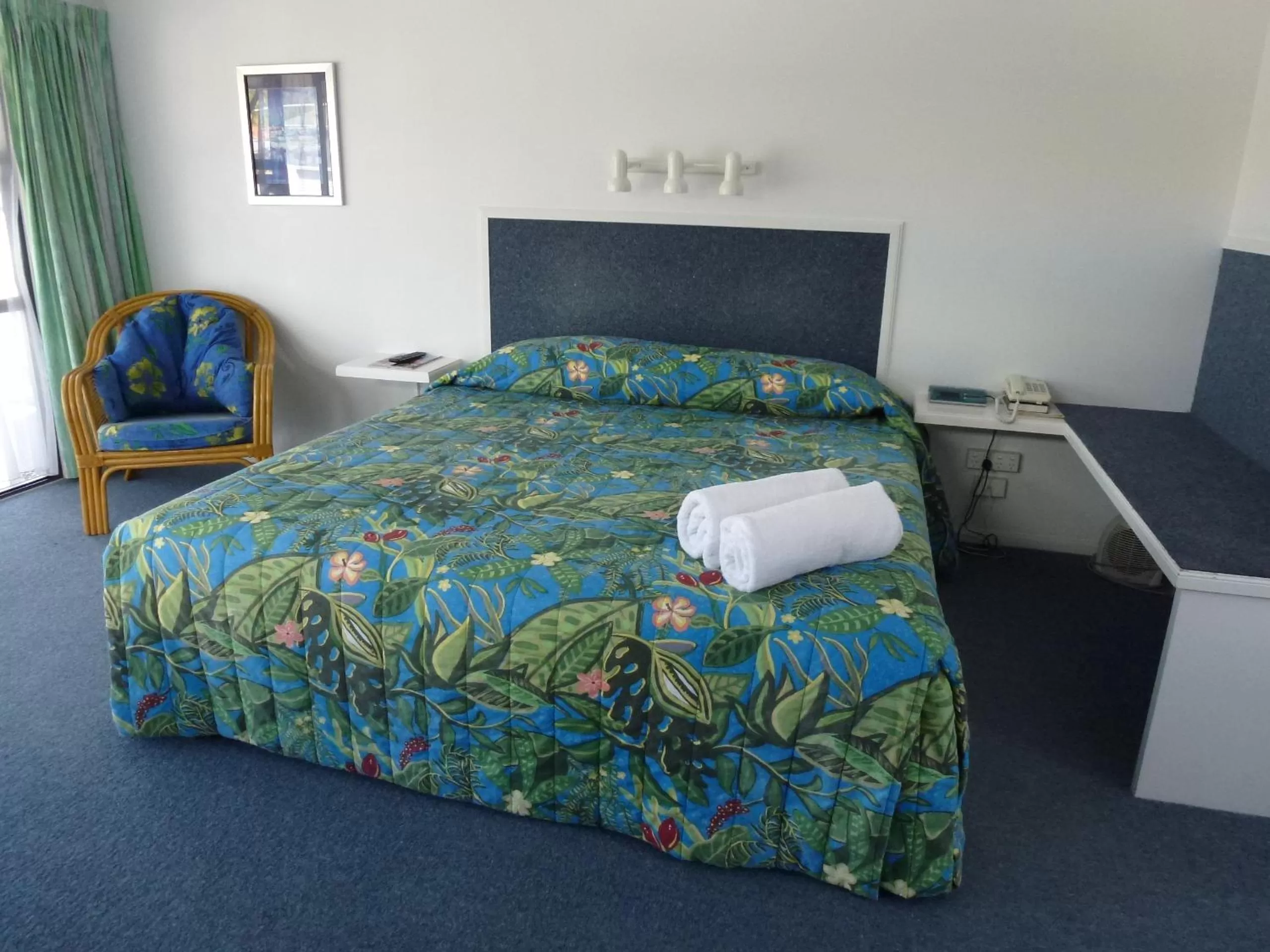 Bed in Mana-Nui Motel
