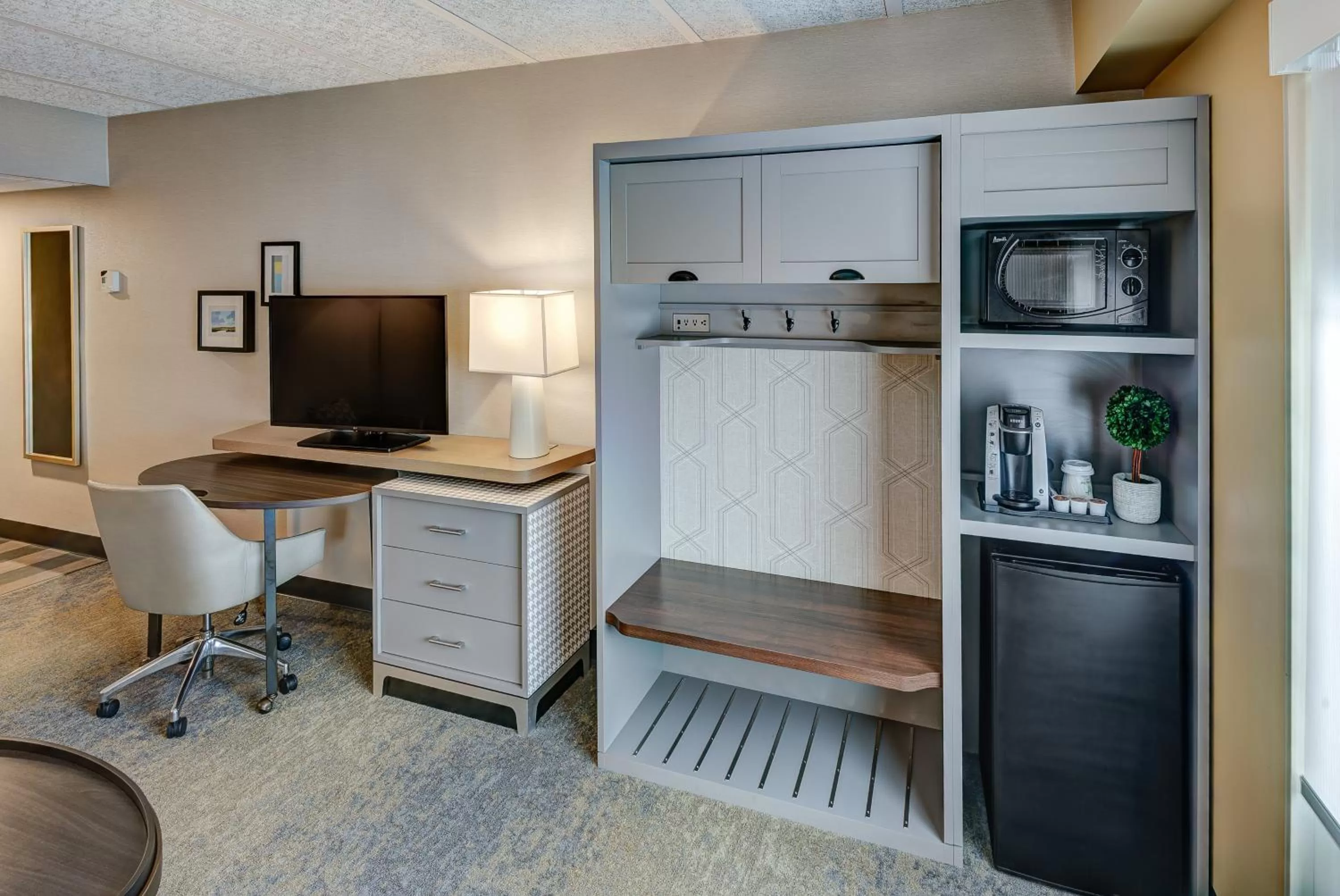 Photo of the whole room in Holiday Inn East Windsor by IHG