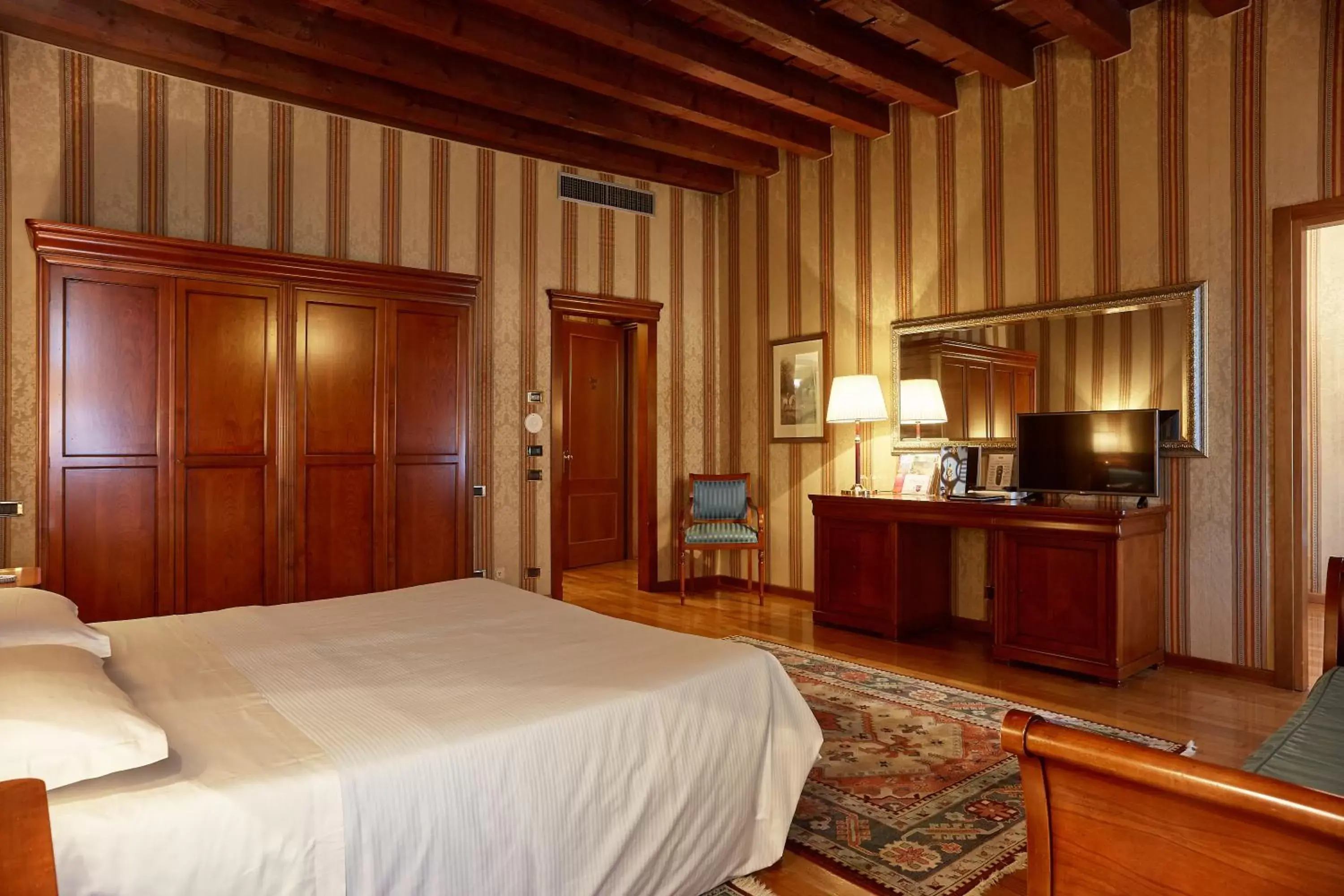 Bedroom, Bed in Villa Quaranta Tommasi Wine Hotel & SPA