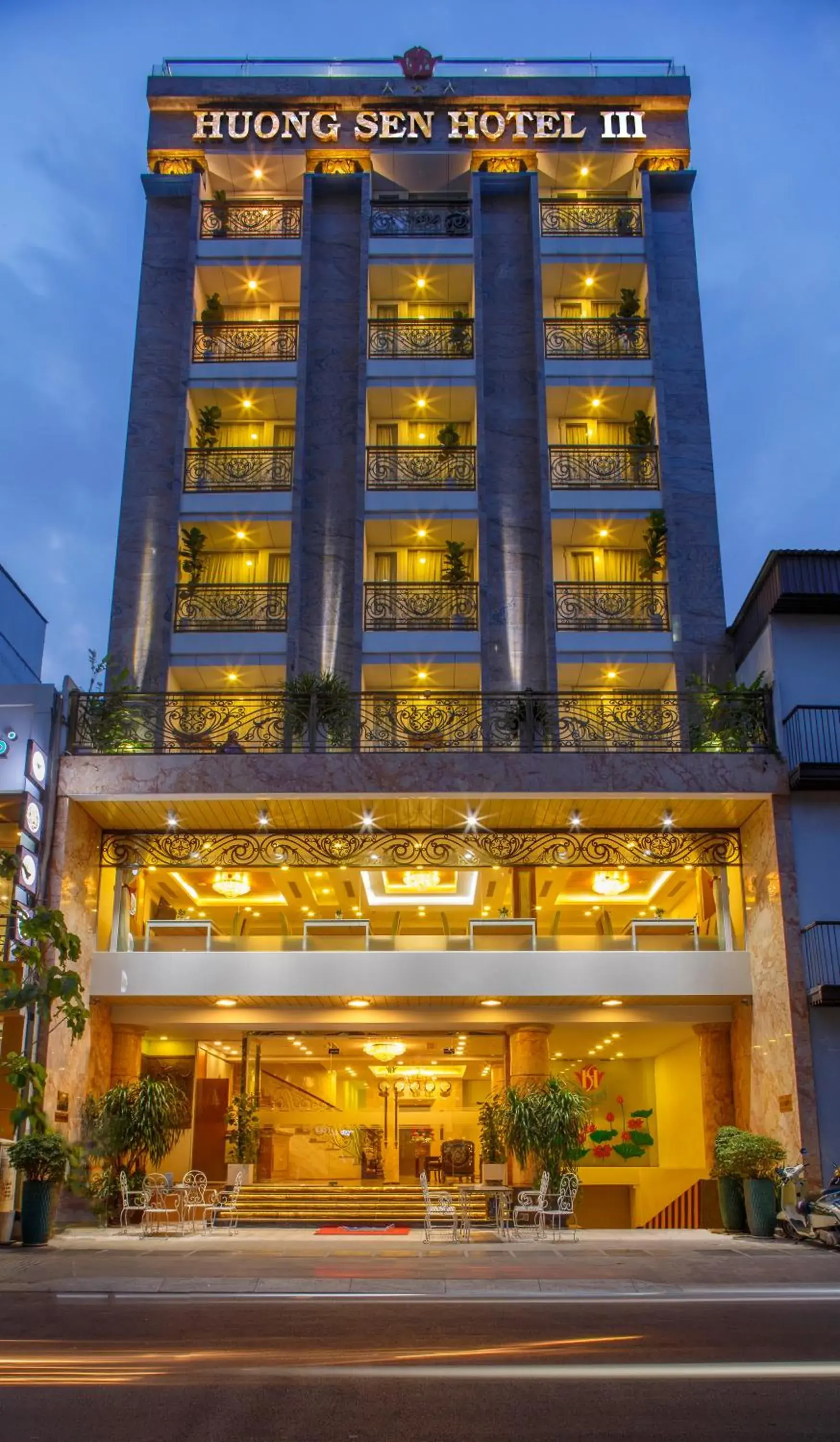 Property building in Huong Sen Annex Hotel Property building in Huong Sen Annex Hotel
