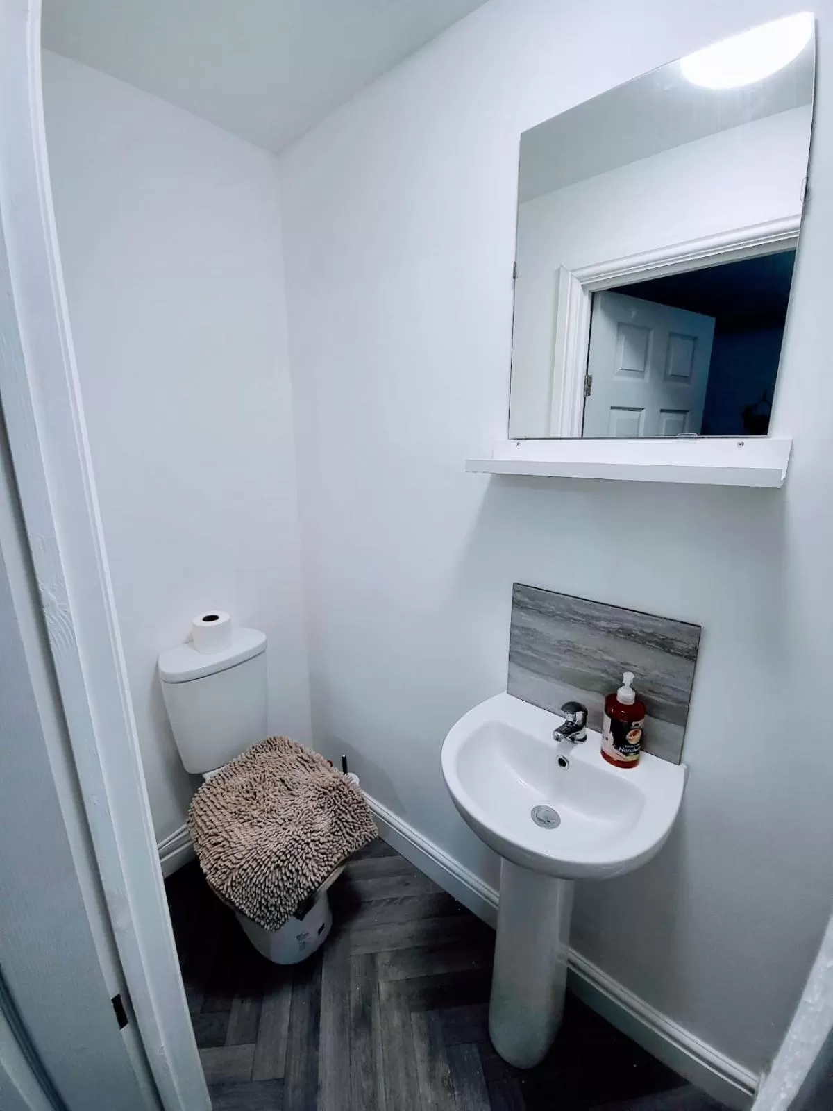 Toilet in Easy Living Nottingham - Burns Street