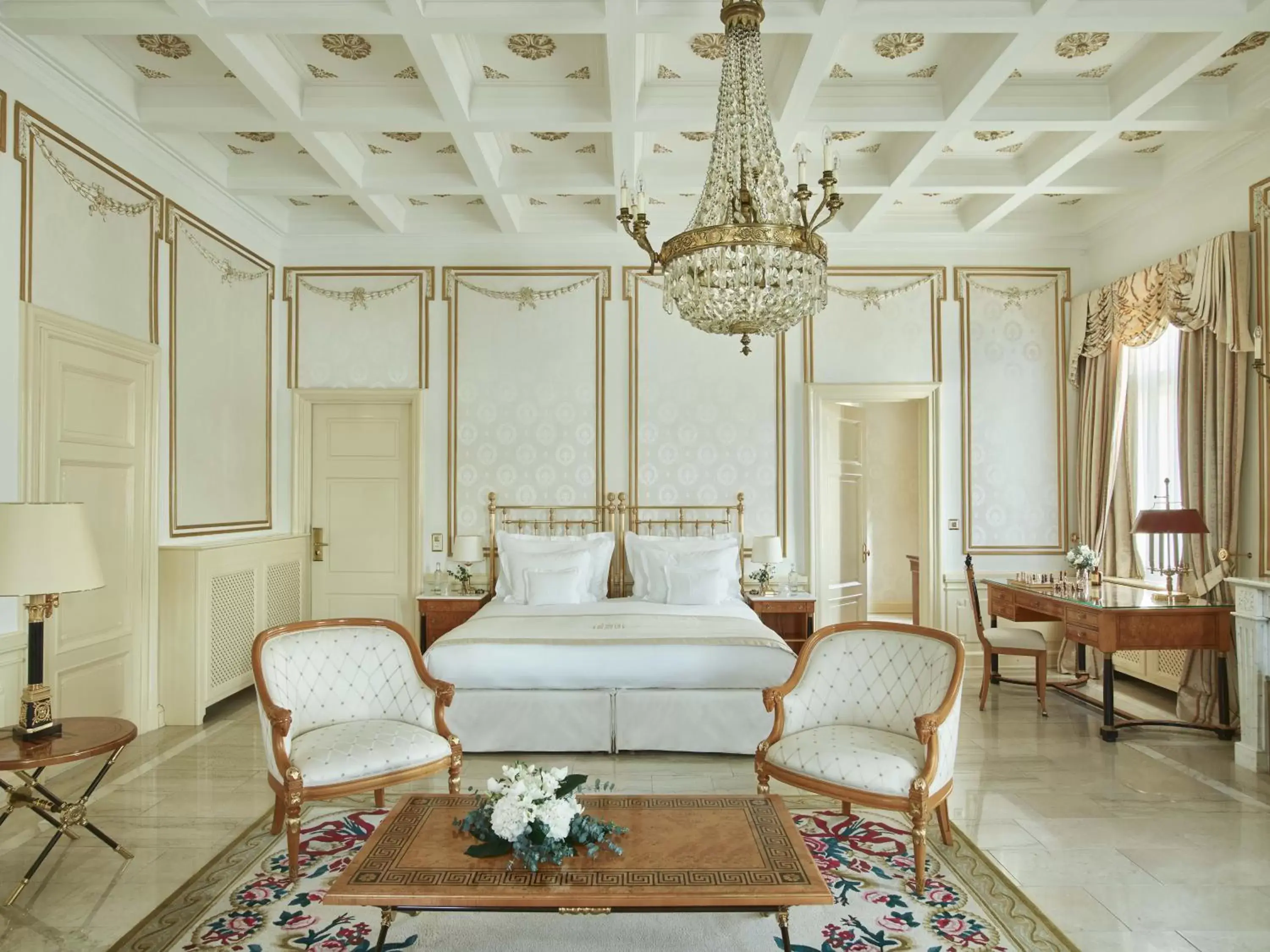 Bed, Seating Area in Grand Hotel National Luzern